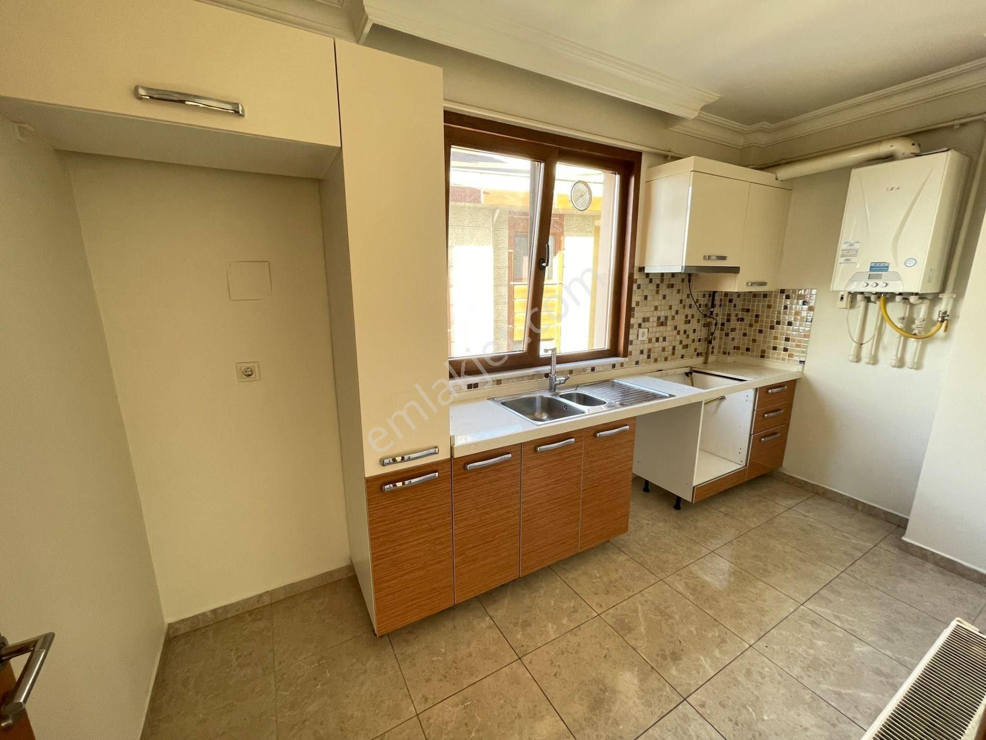 İnönü Mah.'de Ulaşıma, Marketlere, Yeditepe Ünversitesine Yakın Genç Binada 3+1 - Görsel 12