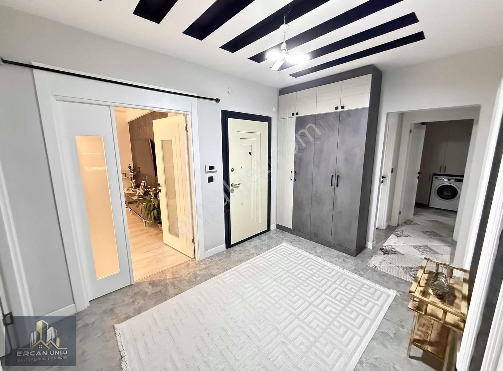 Ercan Ünlü'den İldem 5 De İçerisi Ful Yapılı Lüks Fırsat Dairesi