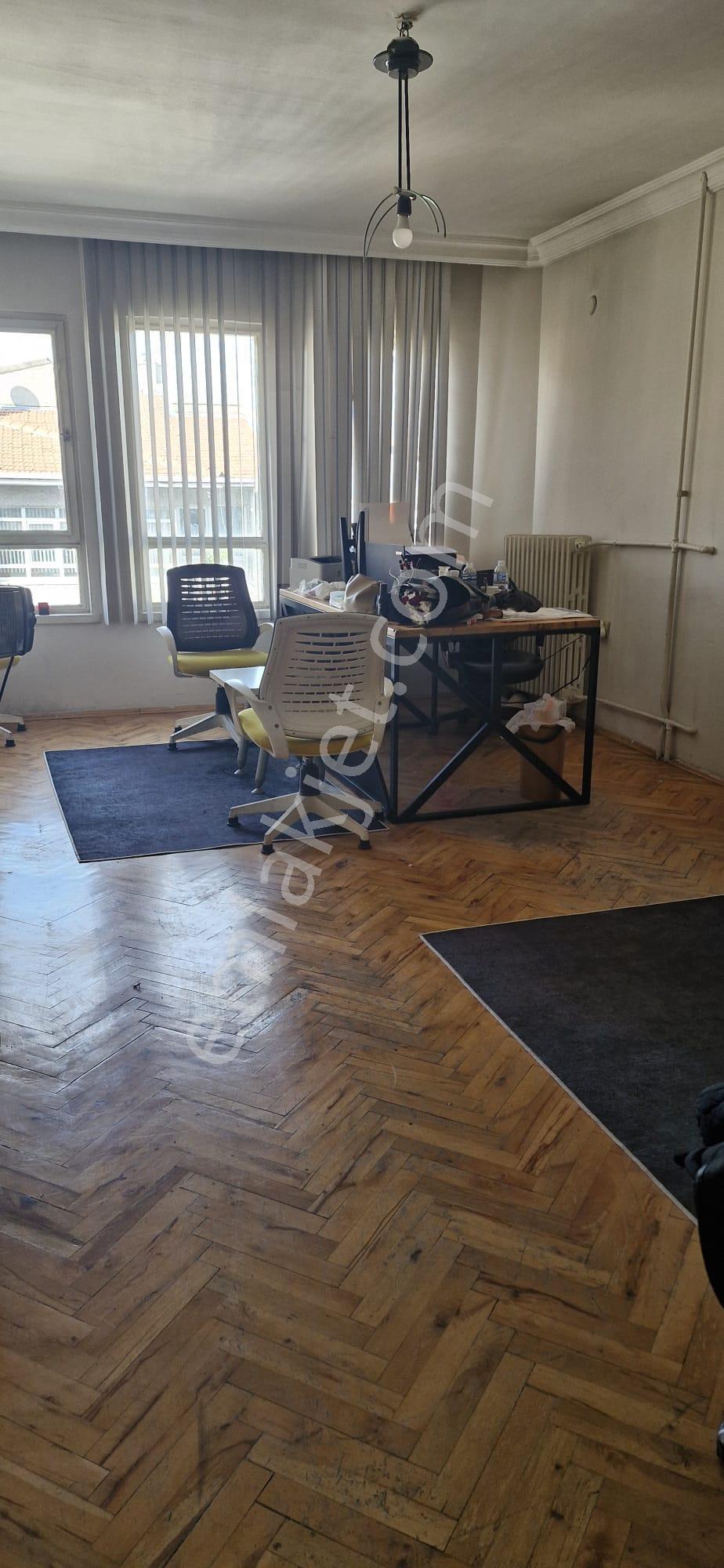 Necatibey Hanımeli Sokak'ta 1+1 Satılık Ofis - Görsel 13