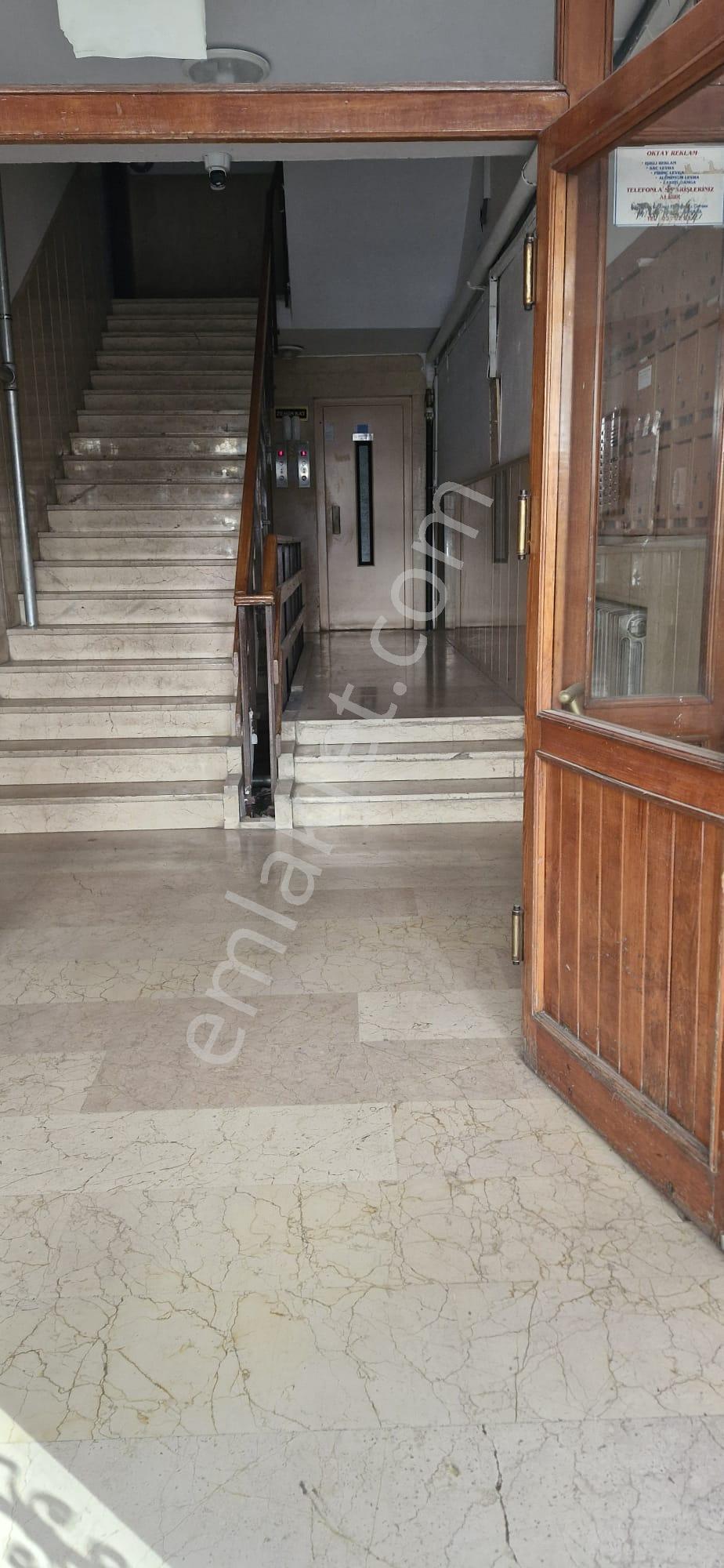 Necatibey Hanımeli Sokak'ta 1+1 Satılık Ofis - Görsel 4