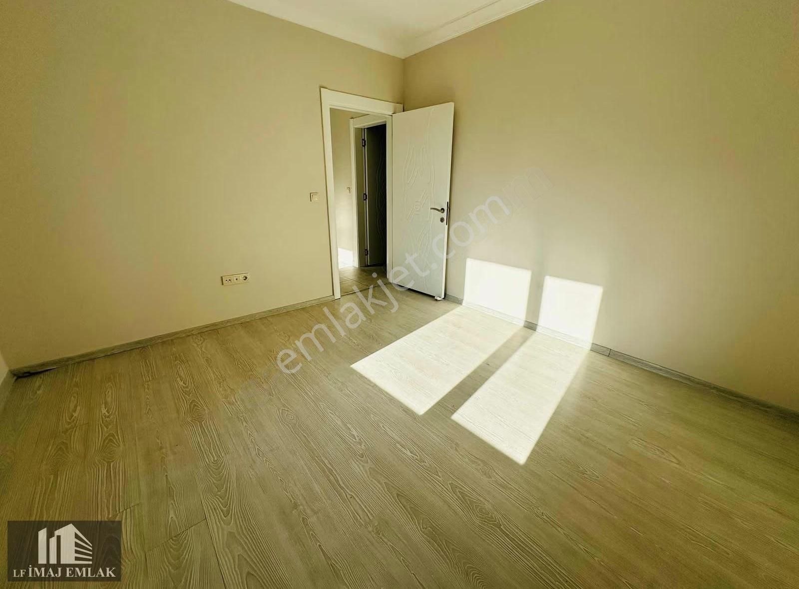 Kozyatağı Marmara Caddesinde Ön Cephe Satılık 2+1 - Görsel 7