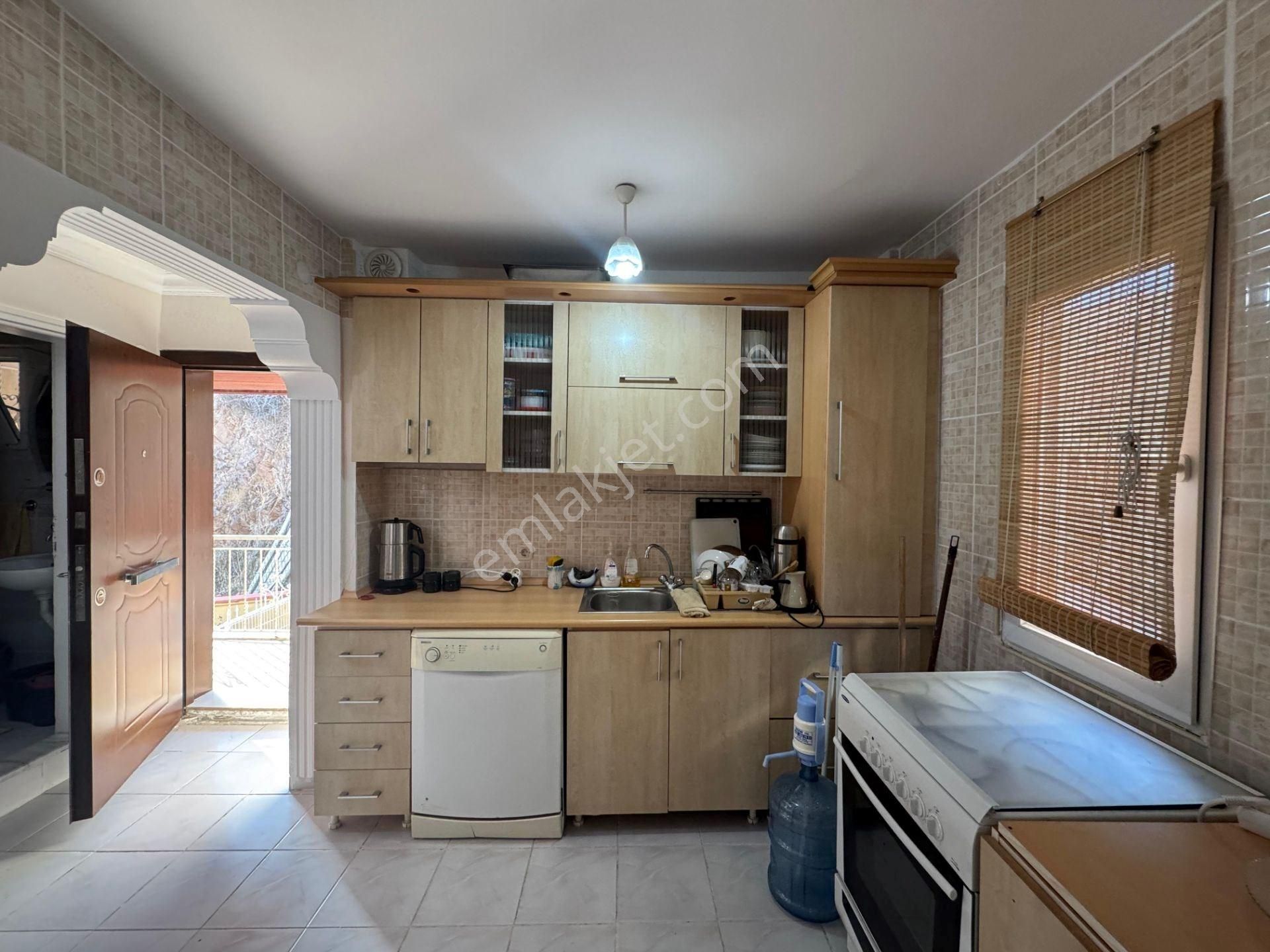 Dikilde Satılık 3+1 Dubleks Villa - Görsel 9