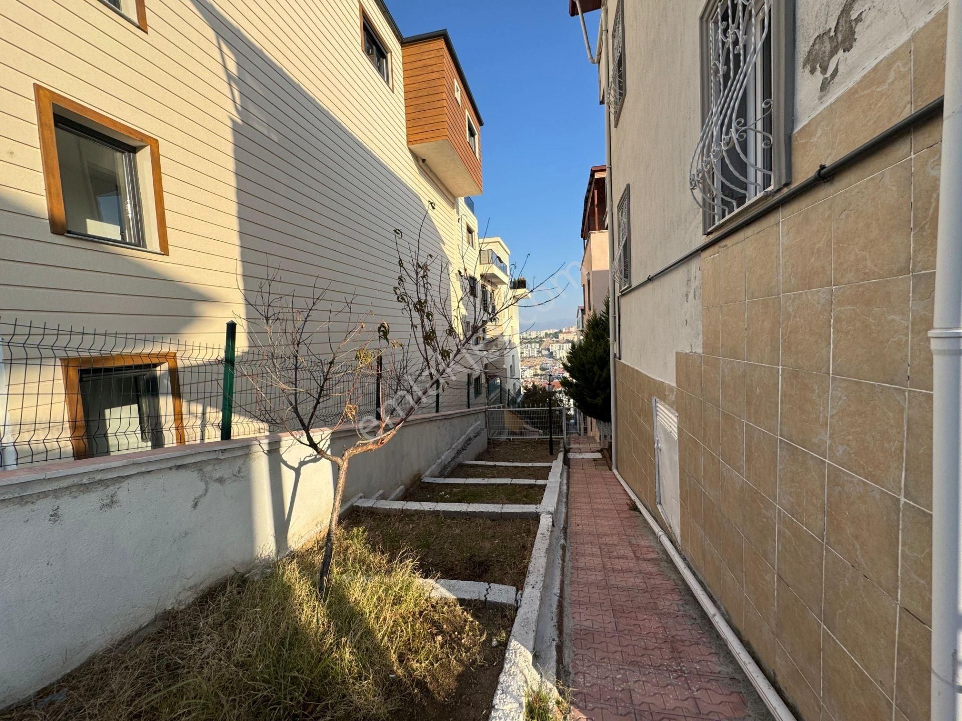 Dikilde Satılık 3+1 Dubleks Villa - Görsel 2