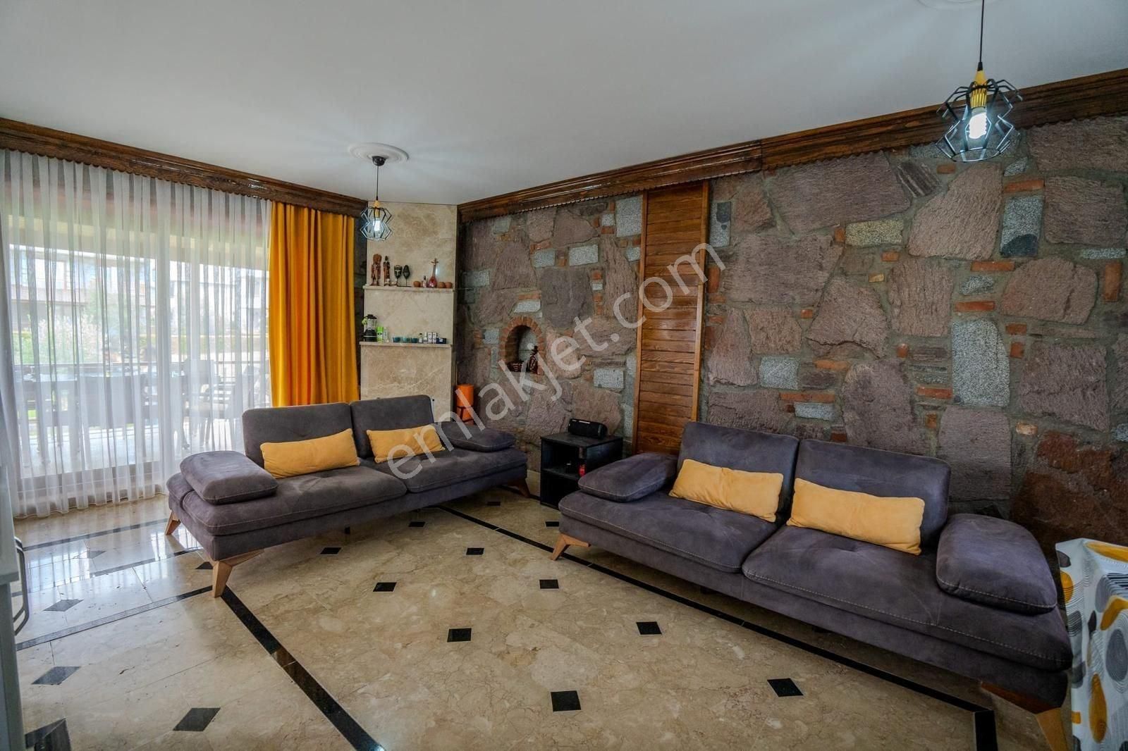 Dikilide Muhteşem Doğa Manzaralı Satılık 4+1 Villa! - Görsel 8