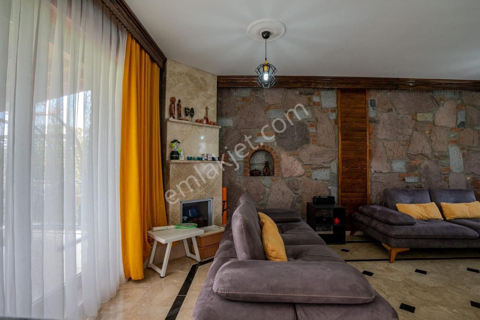 Dikilide Muhteşem Doğa Manzaralı Satılık 4+1 Villa! - Görsel 26