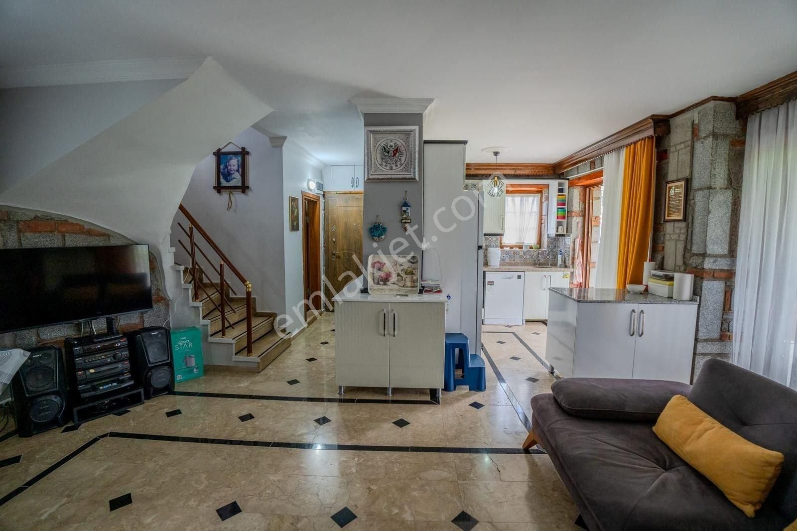 Dikilide Muhteşem Doğa Manzaralı Satılık 4+1 Villa! - Görsel 27