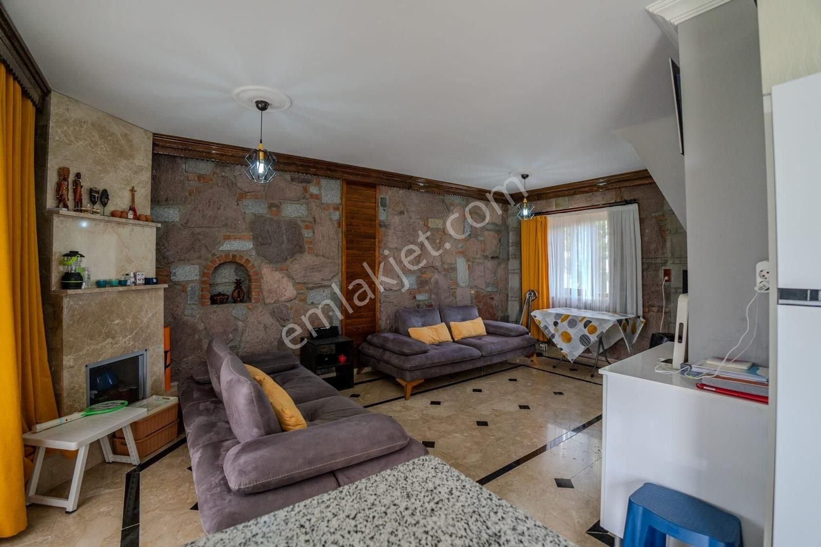 Dikilide Muhteşem Doğa Manzaralı Satılık 4+1 Villa! - Görsel 17