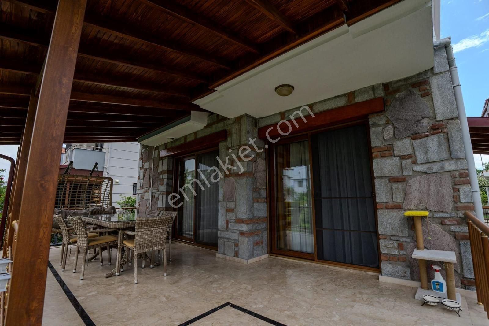 Dikilide Muhteşem Doğa Manzaralı Satılık 4+1 Villa! - Görsel 25