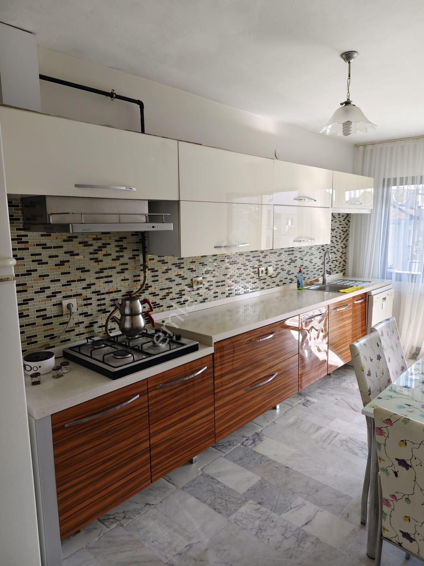 Bahçelievler’de Merkezi Konumda Yenilenmiş 3+1 Daire - Görsel 14