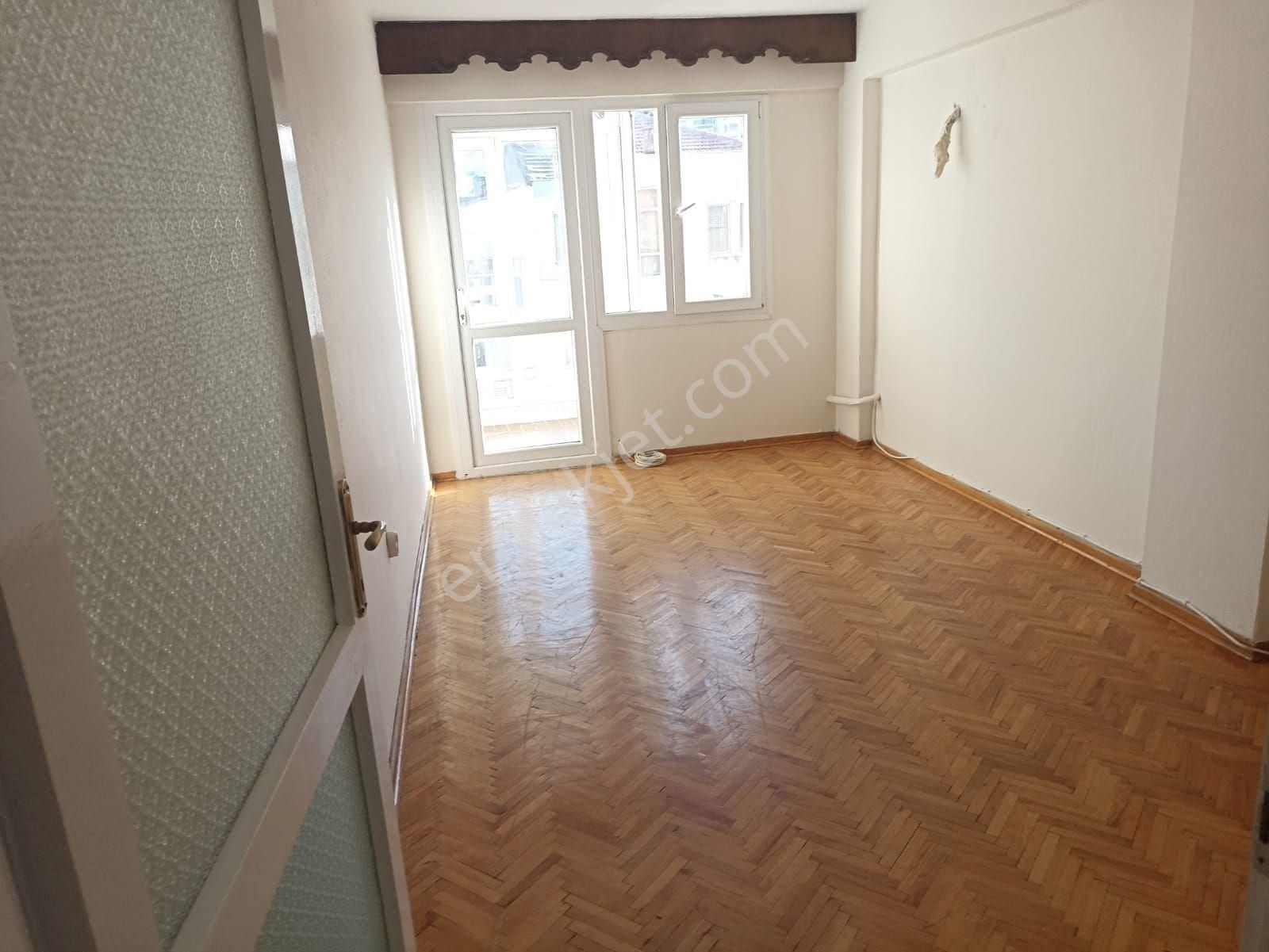 Üçkuyular’da Asansörlü, 3+1, Geniş Ve Kullanışlı Daire - Görsel 17