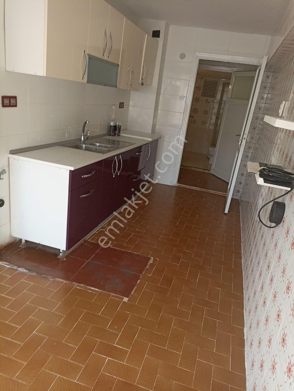 Üçkuyular’da Asansörlü, 3+1, Geniş Ve Kullanışlı Daire - Görsel 26