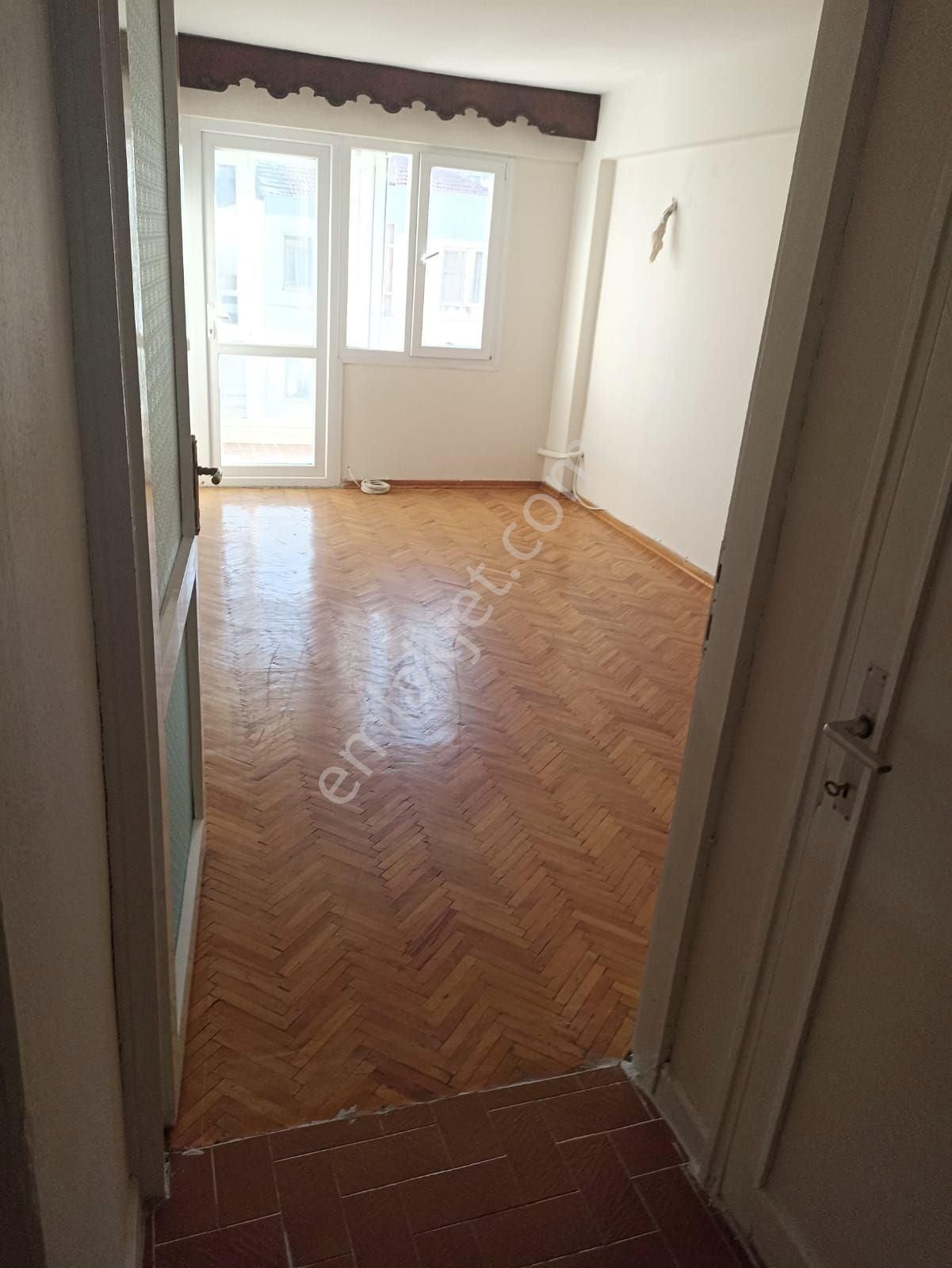 Üçkuyular’da Asansörlü, 3+1, Geniş Ve Kullanışlı Daire - Görsel 10