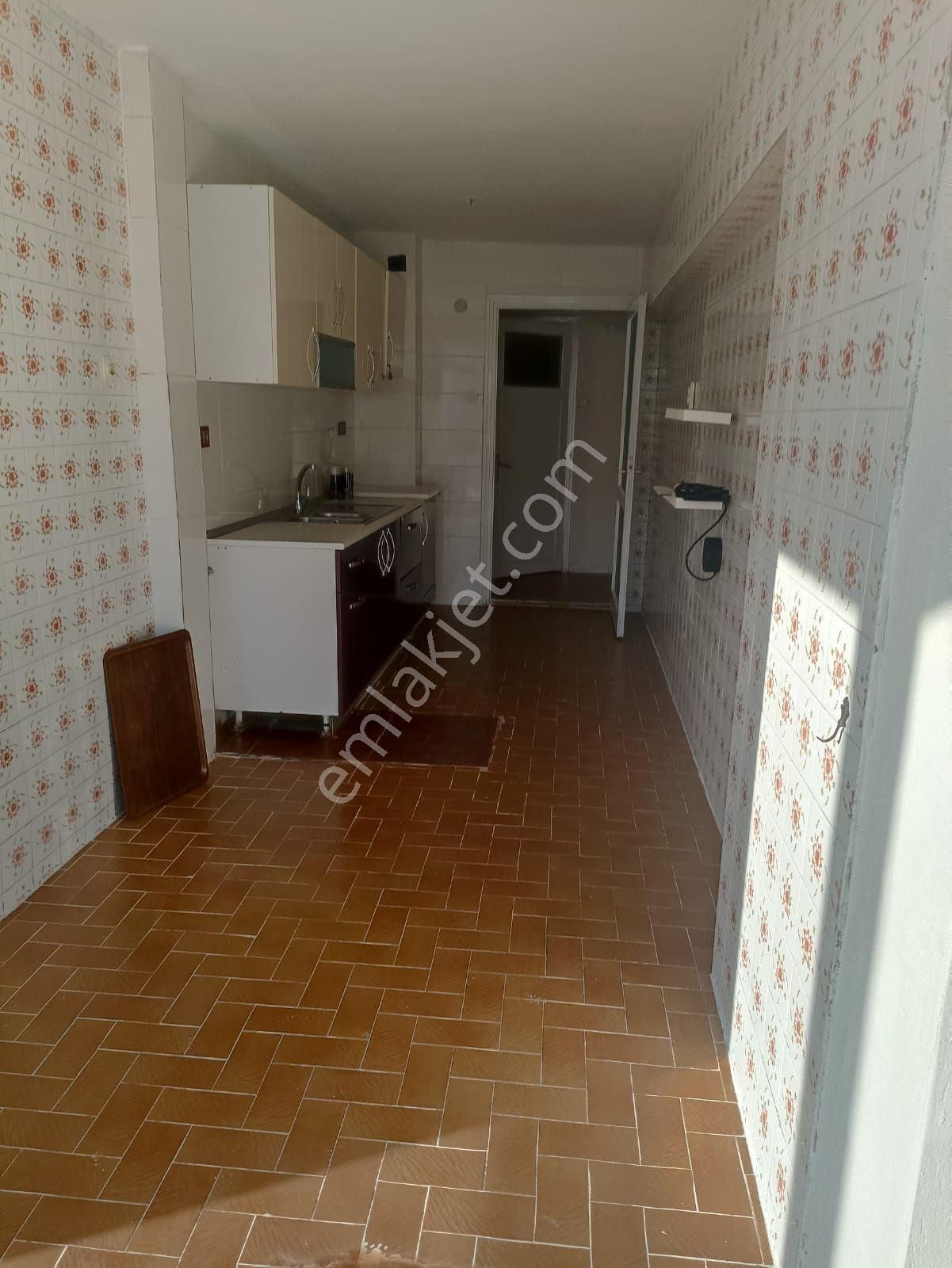 Üçkuyular’da Asansörlü, 3+1, Geniş Ve Kullanışlı Daire - Görsel 30