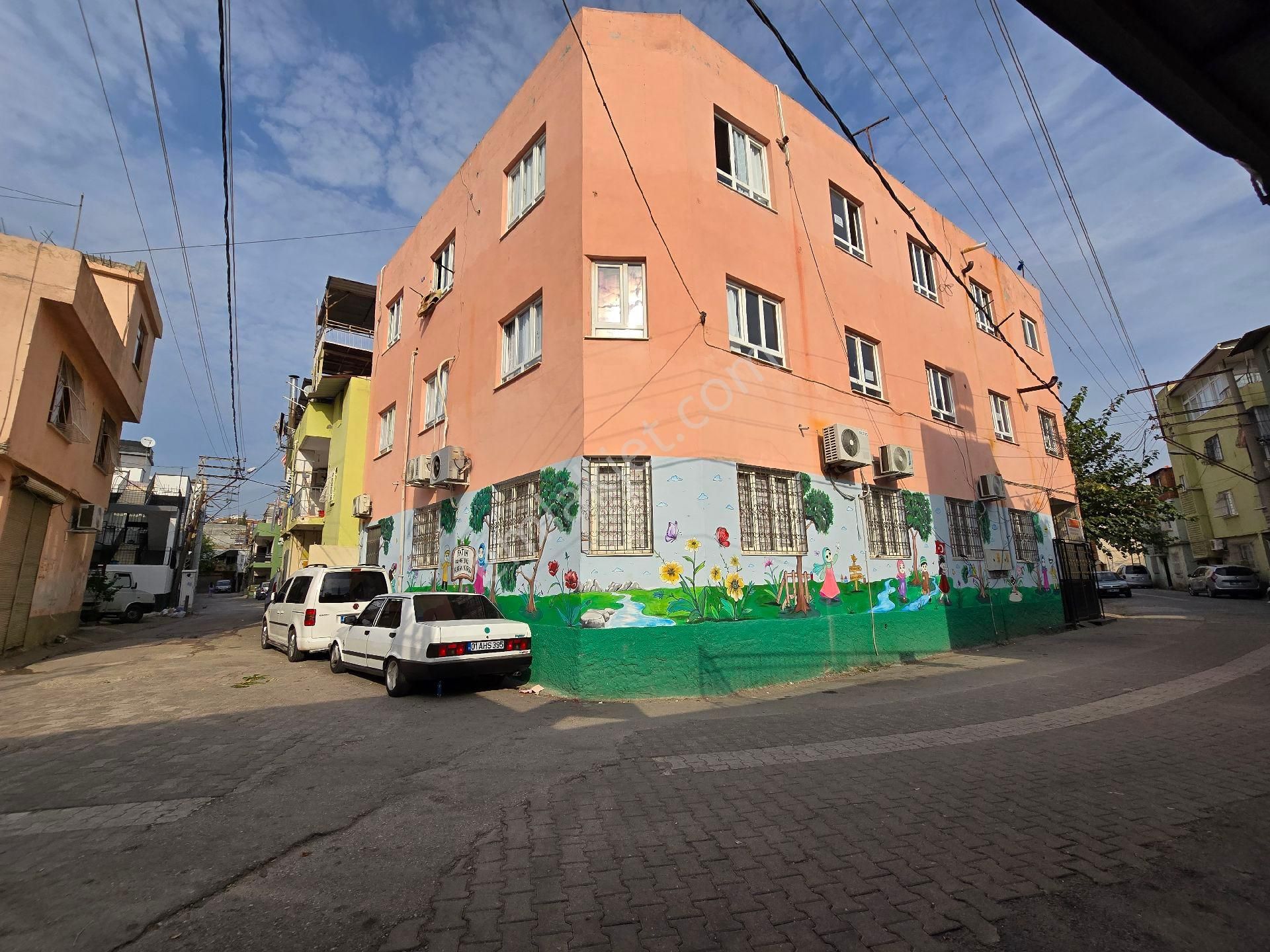 3 Katlı, Zemin Katta 2 Dükkan, (2+1) 4 Daire, Hazır Kiracıl - Görsel 9