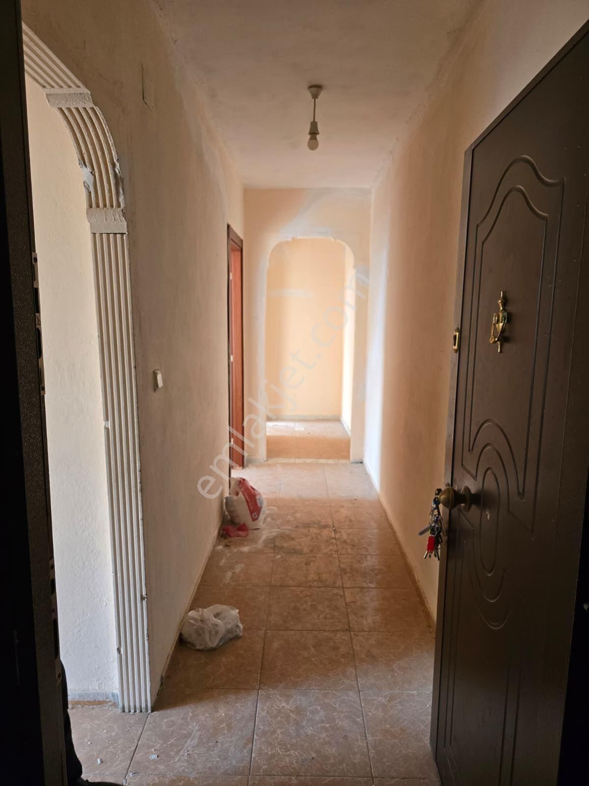 3 Katlı, Zemin Katta 2 Dükkan, (2+1) 4 Daire, Hazır Kiracıl - Görsel 8