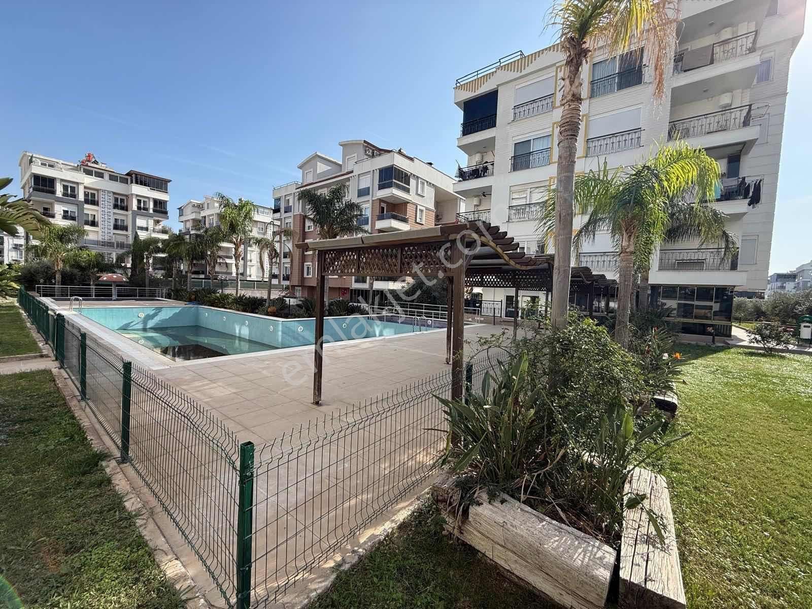 Antalya Konyaaltı Lüks Site İçinde Geniş Tertemiz 1+1 Kiralık - Görsel 14