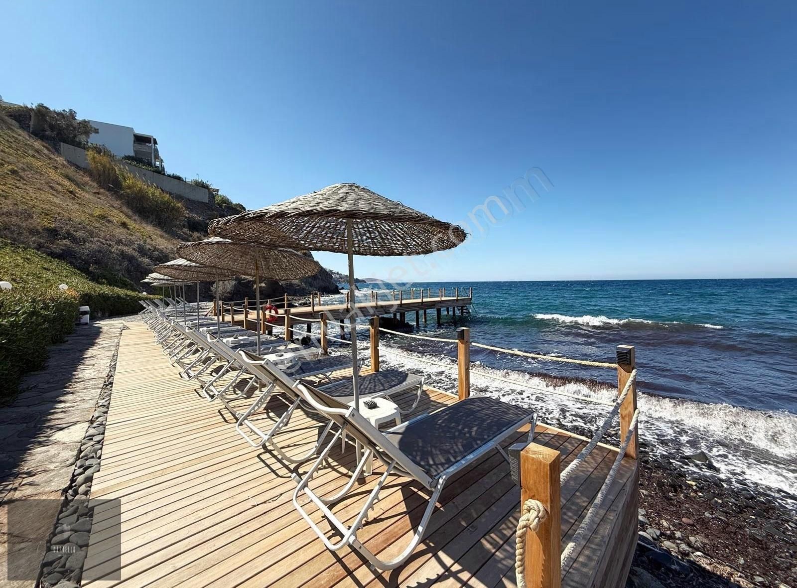 Yalıkavak'ta Denize Sıfır İskeleli Bahçe Katı Daire - Görsel 3