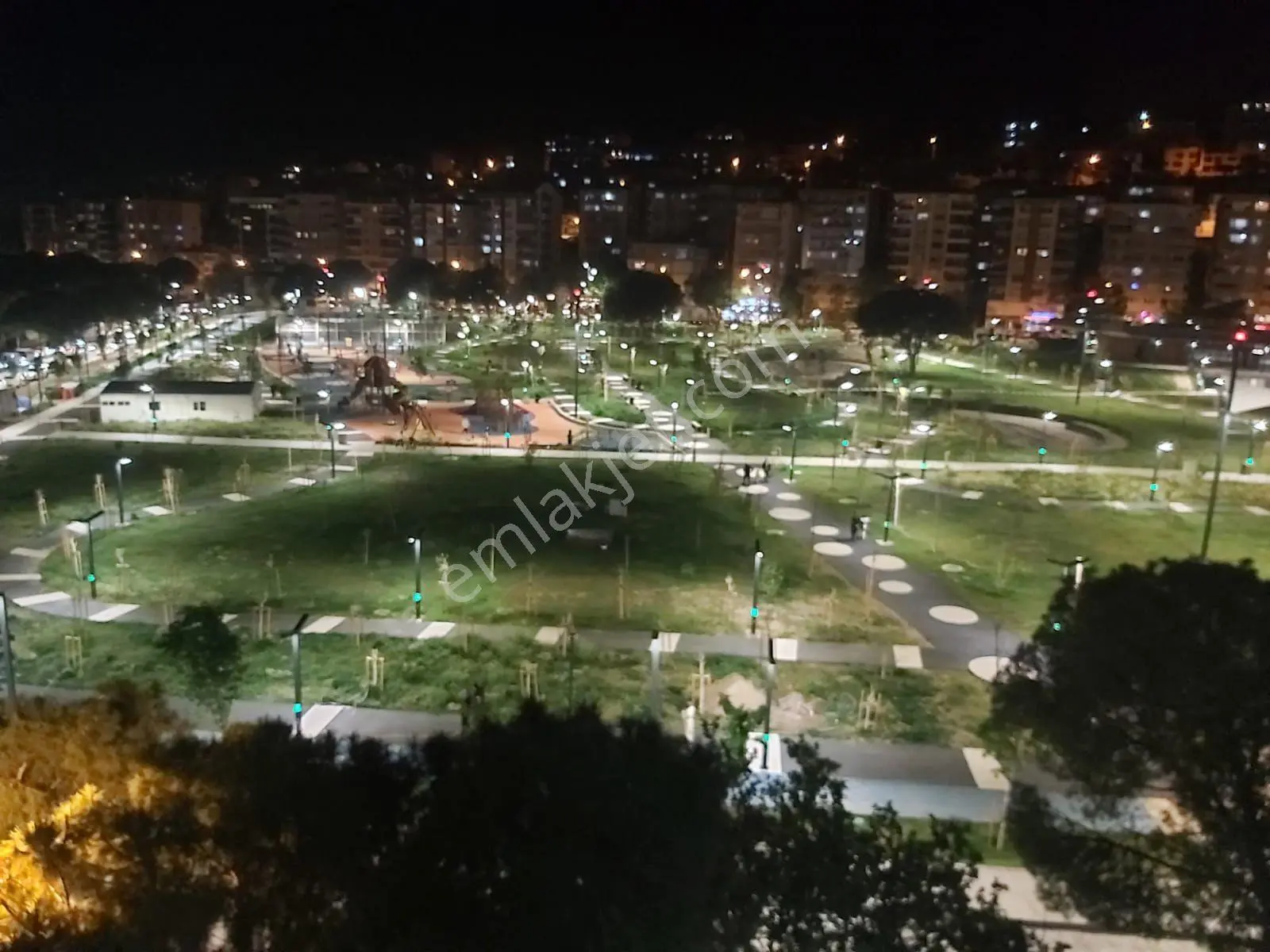 Sınırsız Yüksek Kredi İmkanlı Şehir Merkezinde Doğalgazlı Kapalı Mutfak Asansörlü 3+1 Geniş Daire