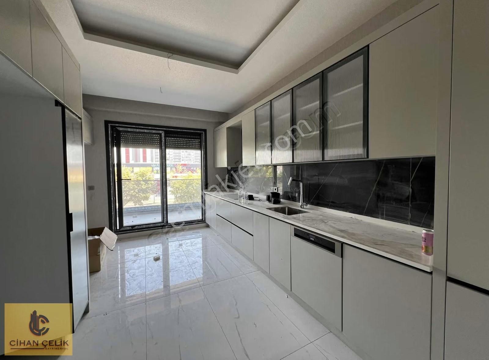 Beyhekim Caddesine Cephe Arakat 4+1 Ultra Lüks Akıllı Ev - Görsel 7