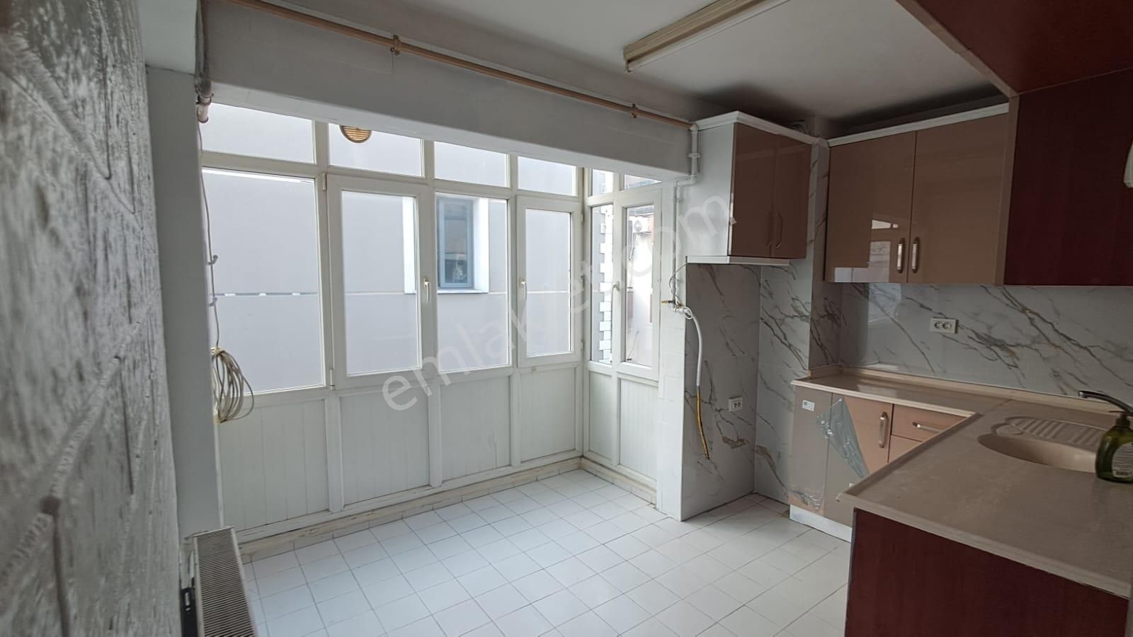 Sahibinden Kiralık 3+1 Daire Metroya 50 Metre - Görsel 3