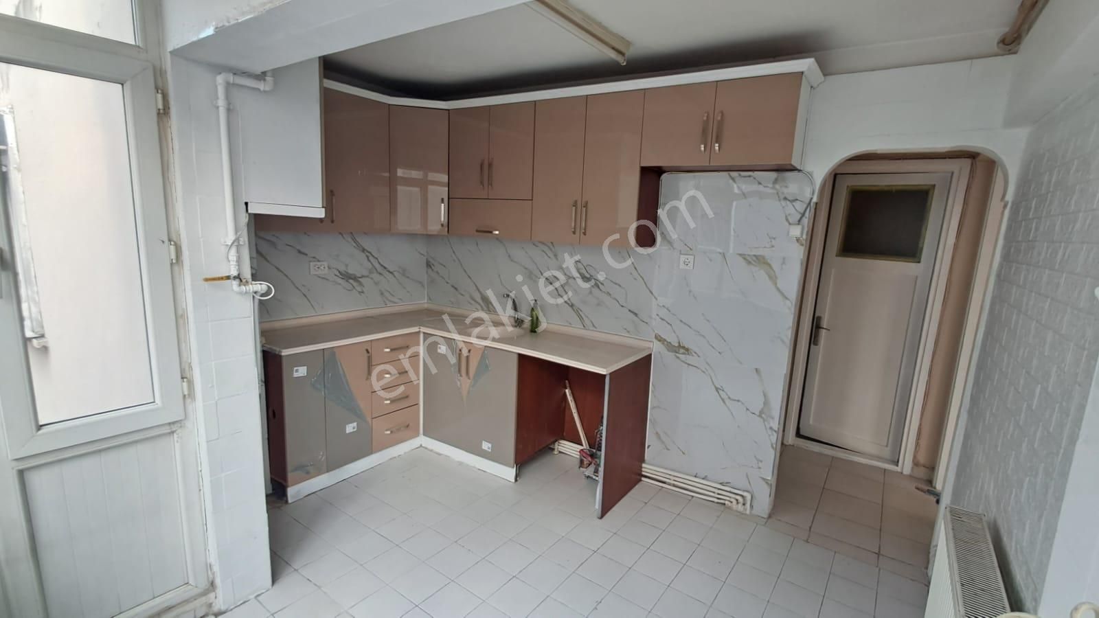 Sahibinden Kiralık 3+1 Daire Metroya 50 Metre - Görsel 2
