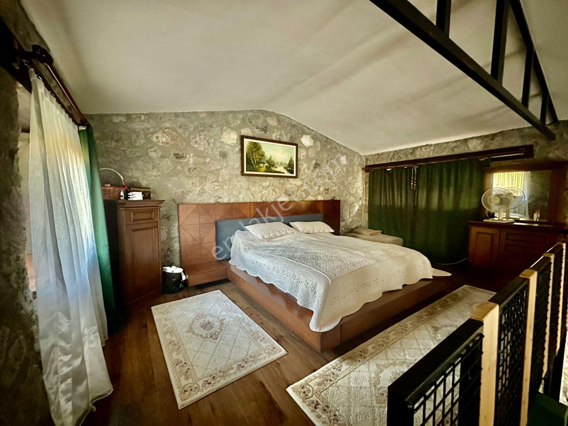 Kemalpaşa Armutlu’da Satılık Arazi Ve Taş Ev - Görsel 15