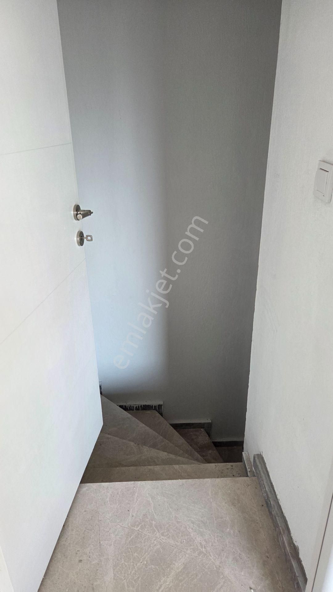 İstiklal Cad. Kiralık Dükkan - Geniş Cepheli - Görsel 12