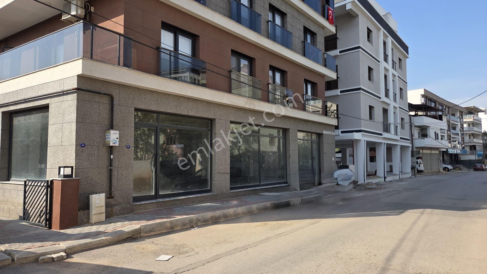 İstiklal Cad. Kiralık Dükkan - Geniş Cepheli