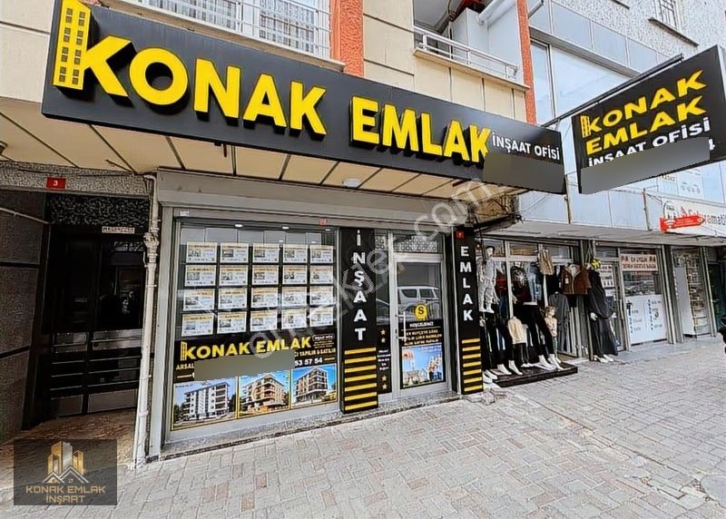 Konak Emlak'tan Satılık 2+1 100m² Ön Cephe Merkezi Konumda Daire