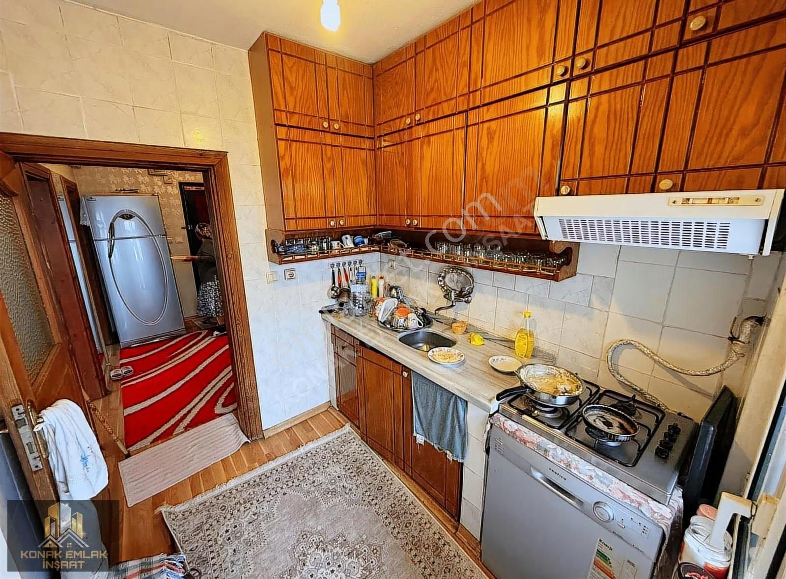 Konak Emlak'tan Satılık 2+1 100m² Ön Cephe Merkezi Konumda Daire - Görsel 2