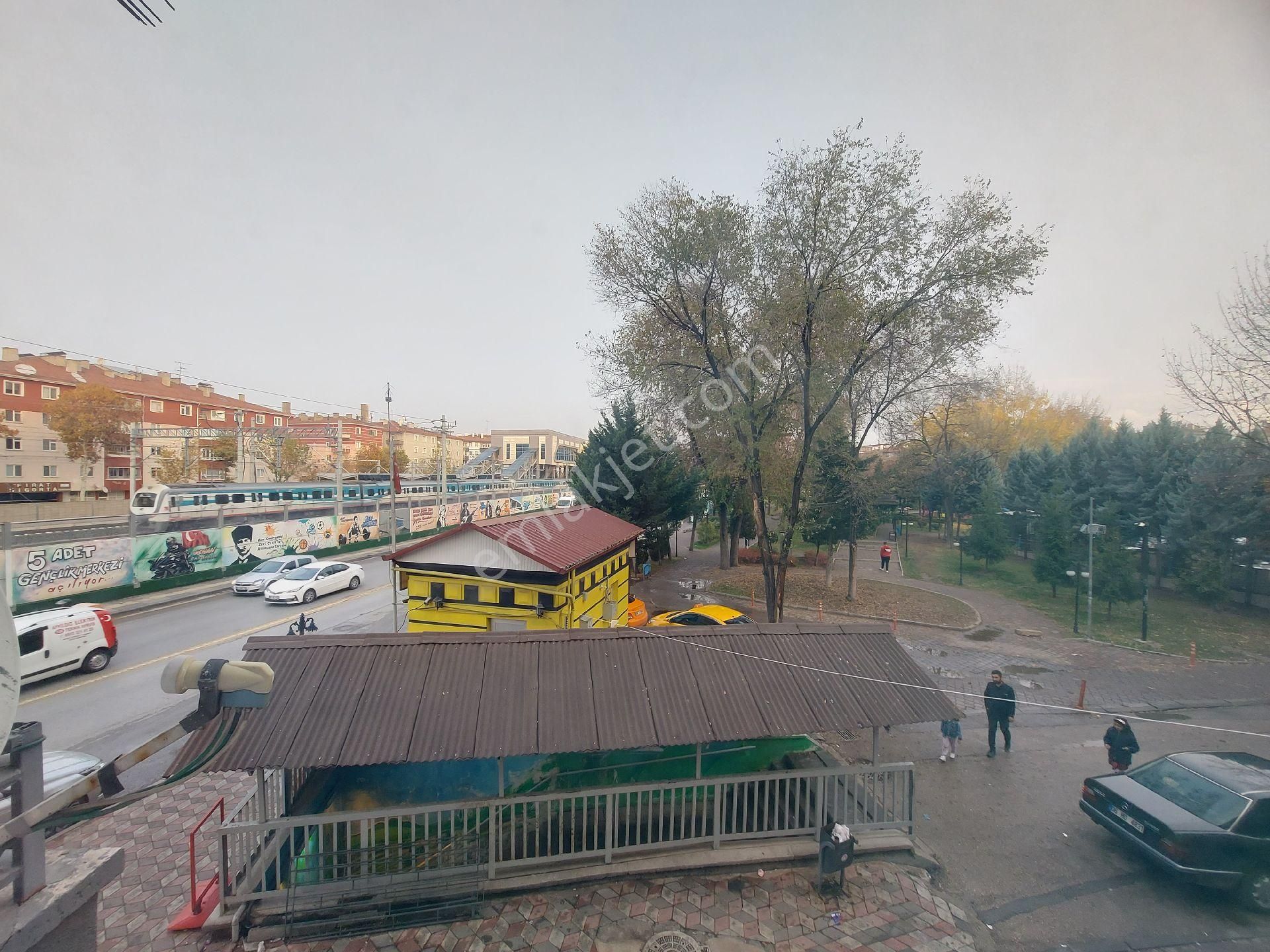 Murat Türkmen'den Sincan'da Kiralık Mükemmel_konumda Ön_cepheli 1.katta Büyük_2+1_daire_fırsatı - Görsel 5