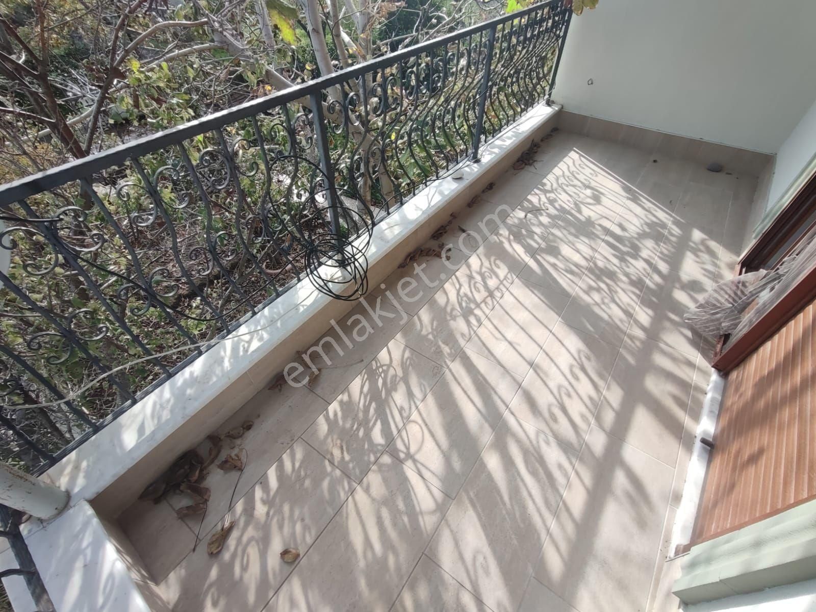 Burhaniye Taylıelinde Satılık Geniş Bahçeli Satılık - Görsel 24