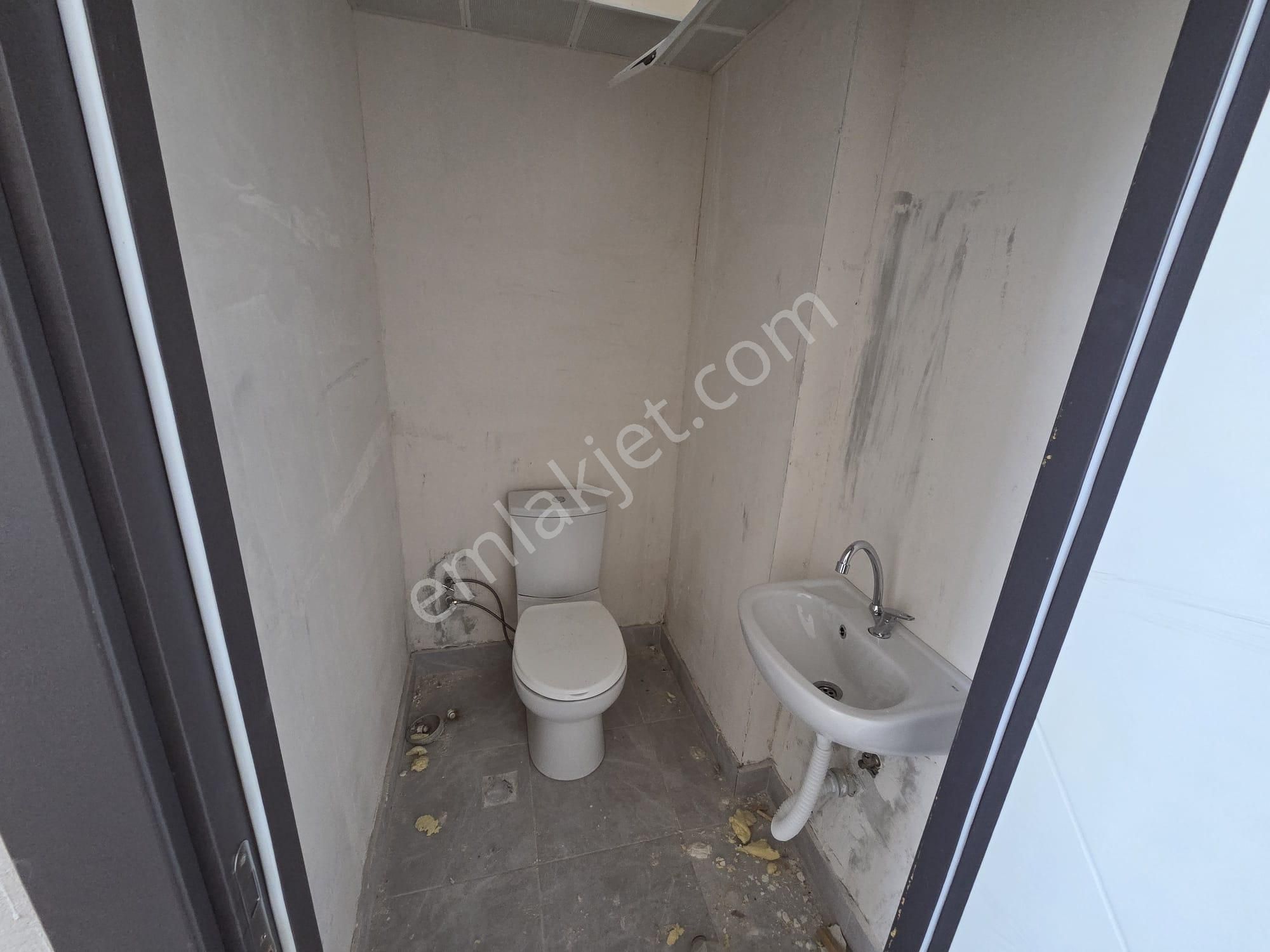 Yenikent Fevzi Çakmakta 2 Bloklu Sitede 80m Net Satılık Dükkan - Görsel 8