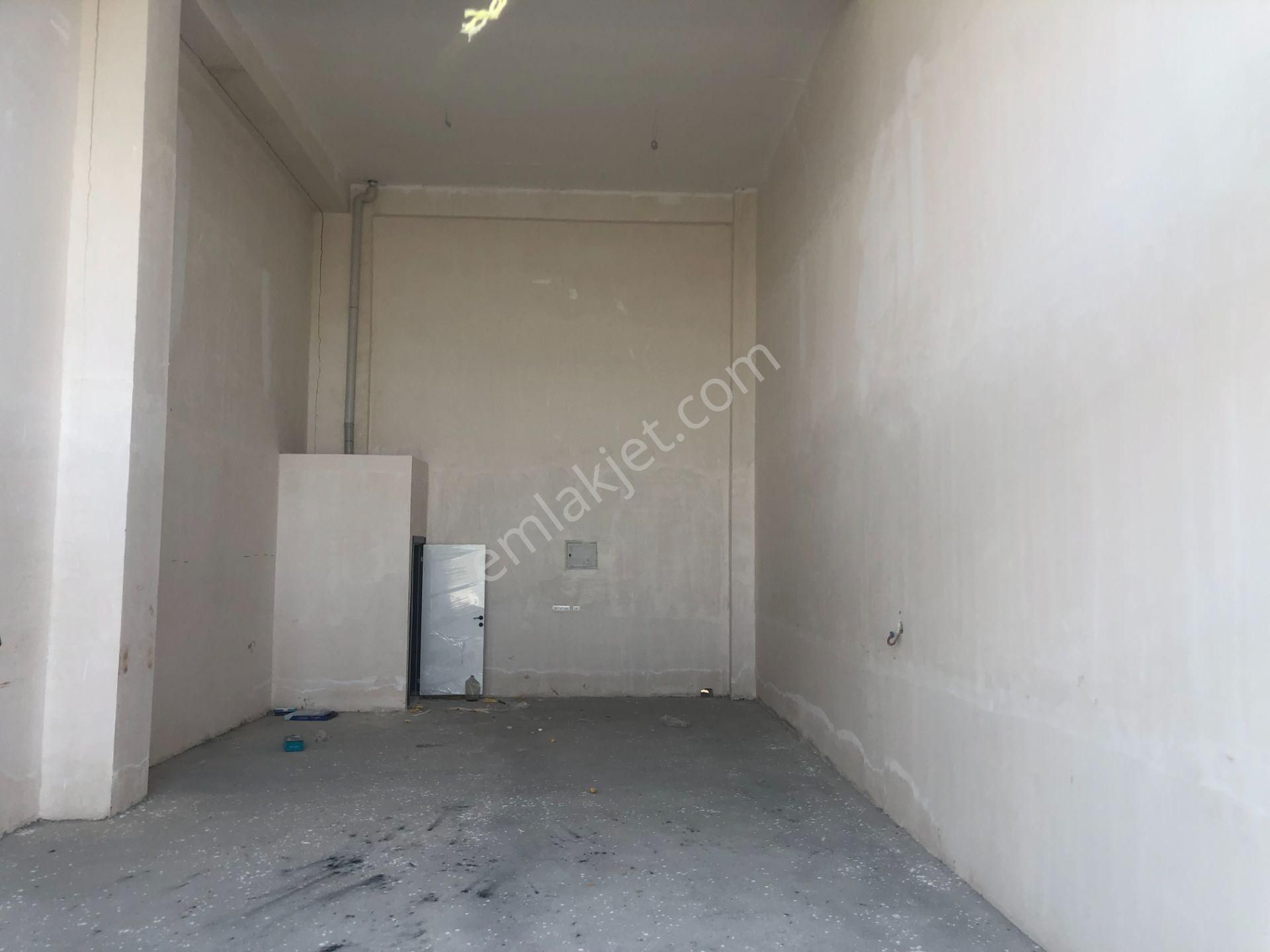 Yenikent Fevzi Çakmakta 2 Bloklu Sitede 80m Net Satılık Dükkan - Görsel 4