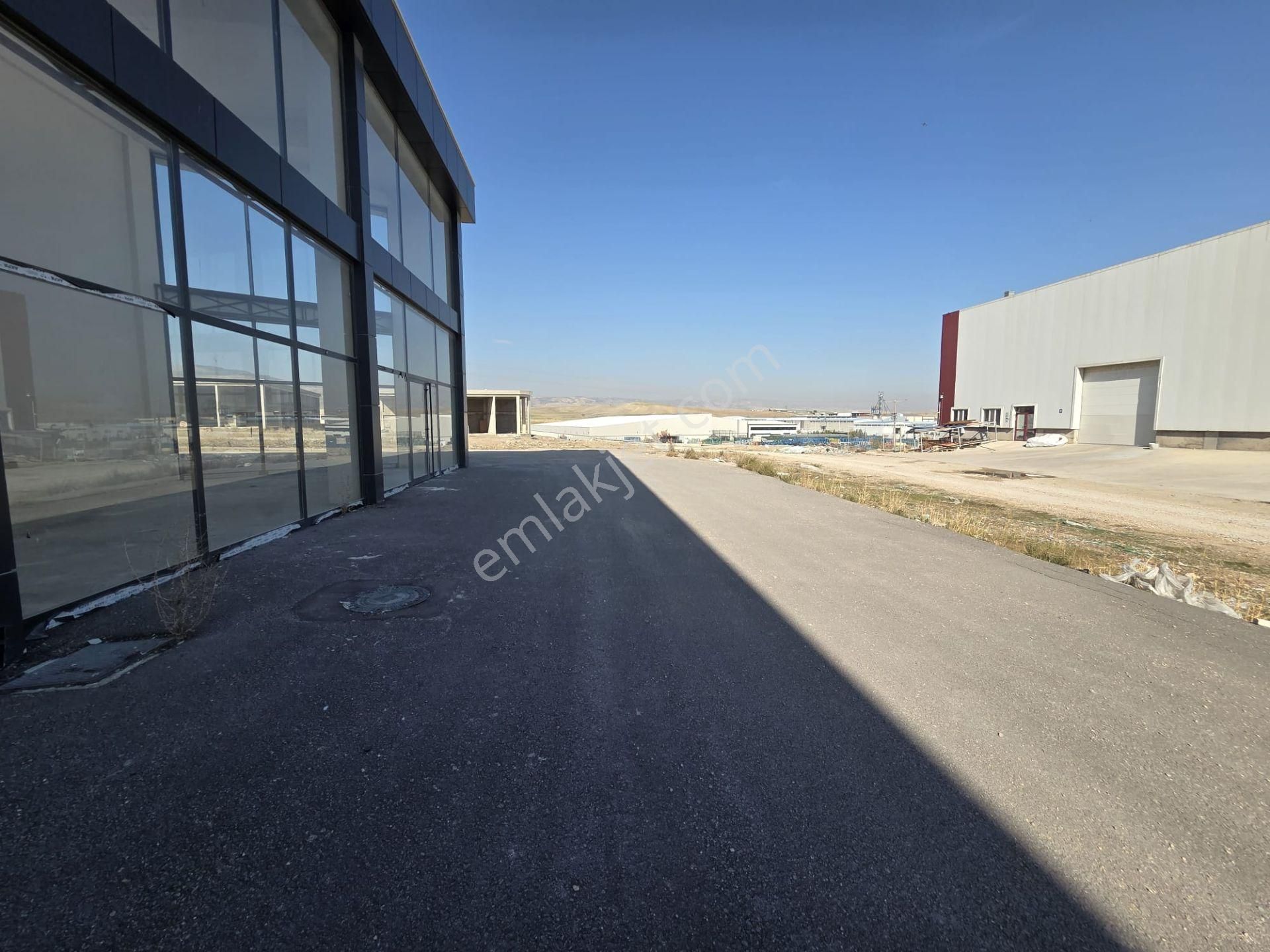 Yenikent Fevzi Çakmakta 2 Bloklu Sitede 80m Net Satılık Dükkan - Görsel 12