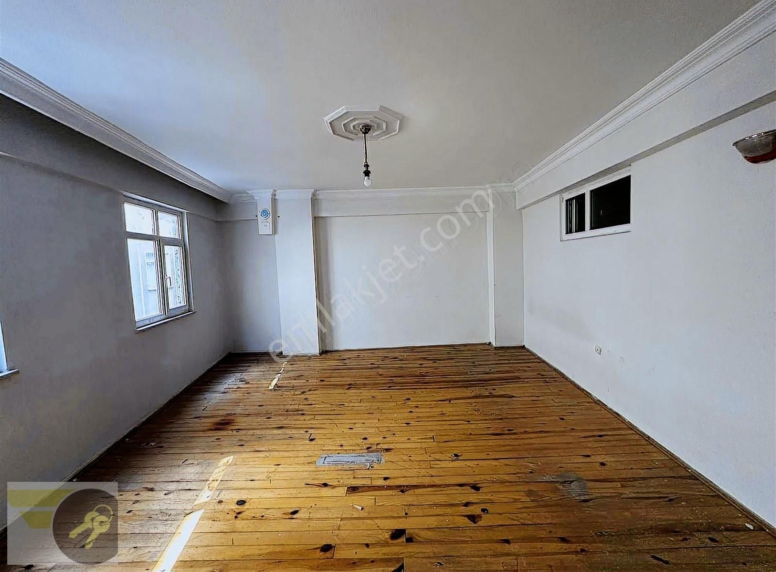 *of Gayrimenkul* İlçe Merkezinde 3+1 130m2 Fırsat Daire - Görsel 2