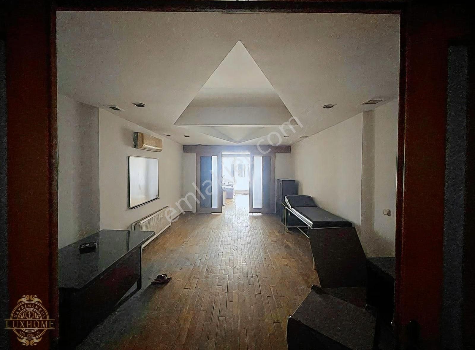 Boğaz Manzaralı Cumhuriyet Caddesi Üzerinde Kiralık Ofis - Görsel 13