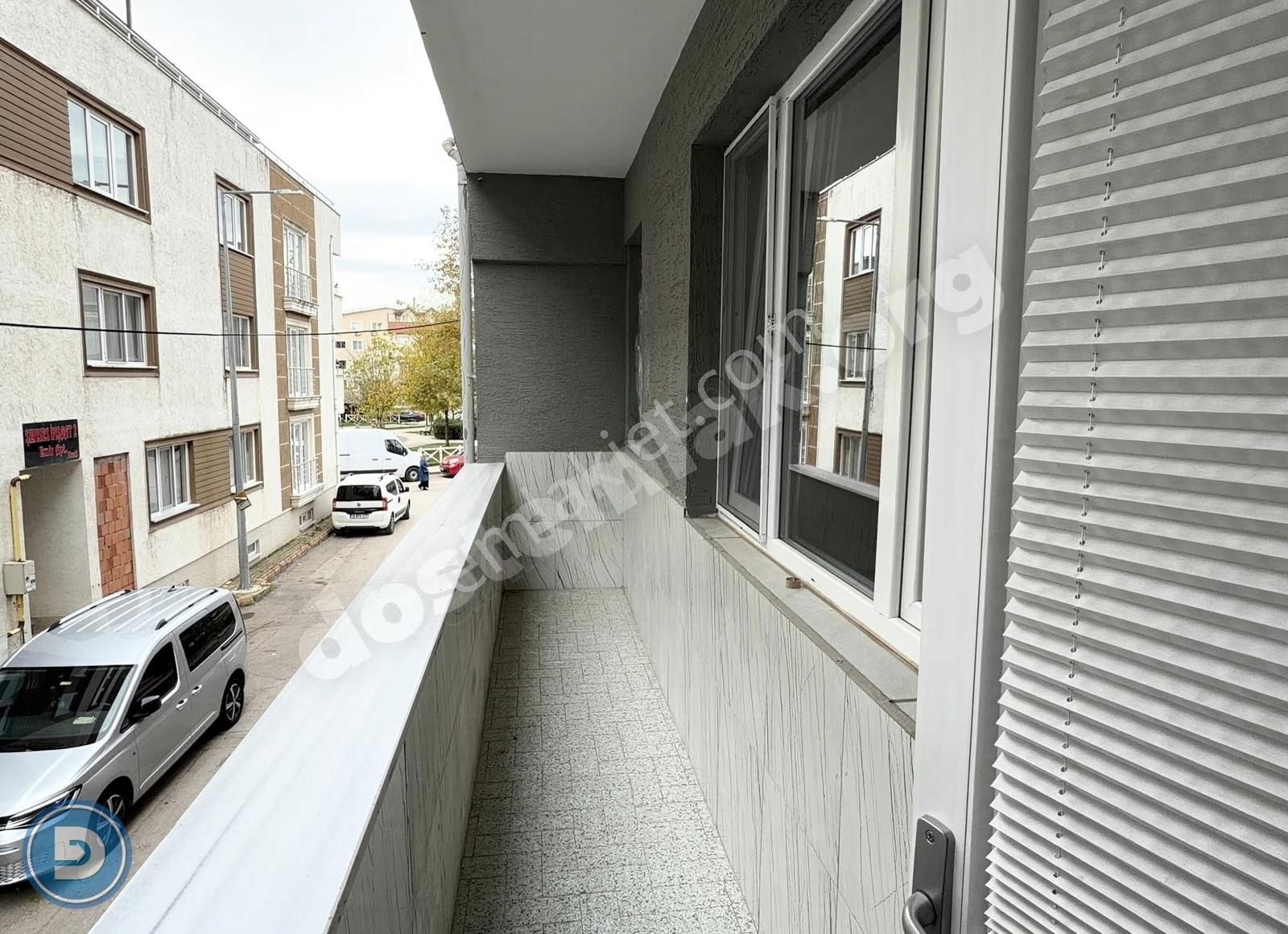 Cumhuriyette Kiralık Çift Cephe Geniş Ara Kat Daire / Dost Emlak - Görsel 7
