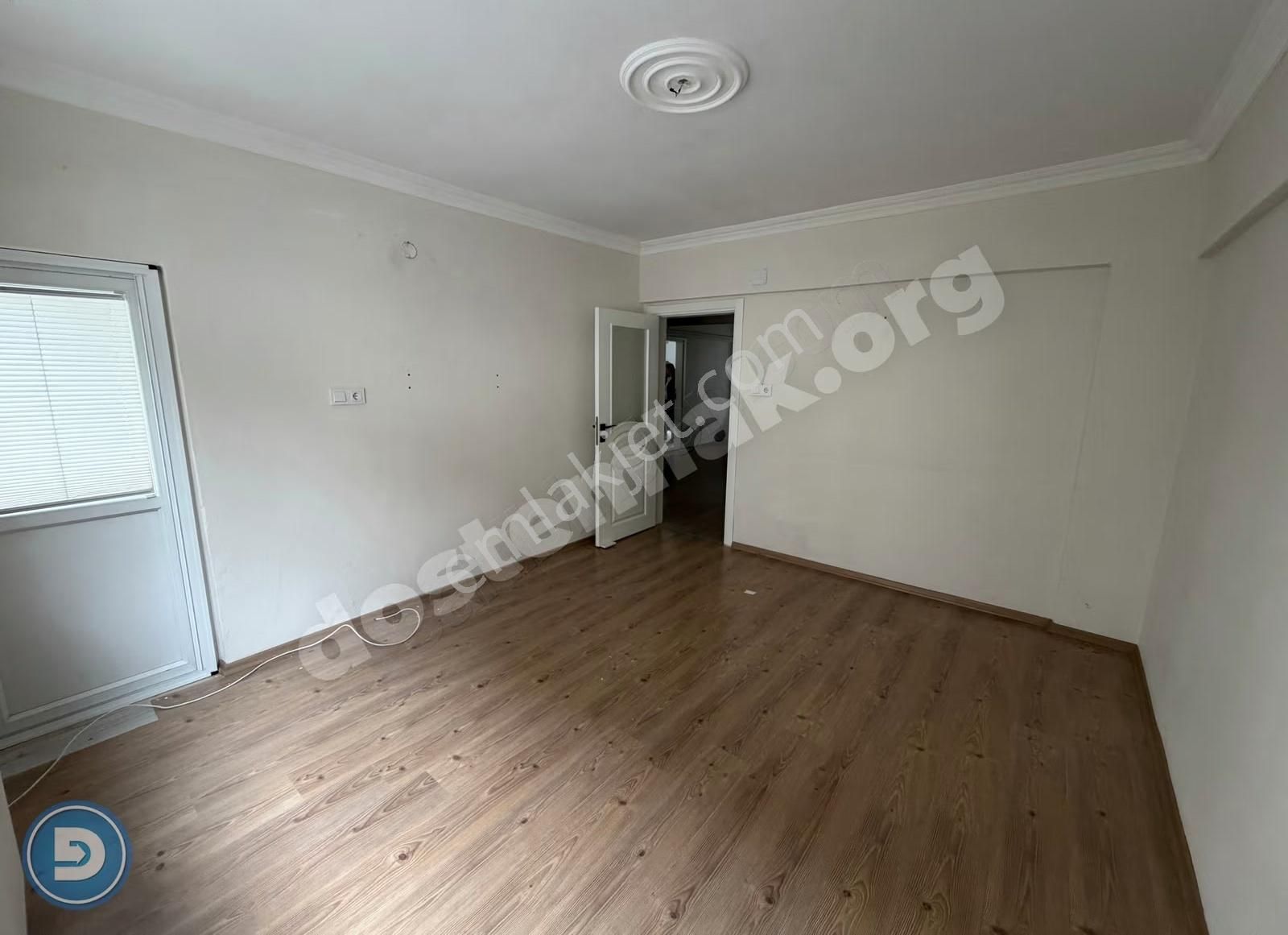 Cumhuriyette Kiralık Çift Cephe Geniş Ara Kat Daire / Dost Emlak - Görsel 9