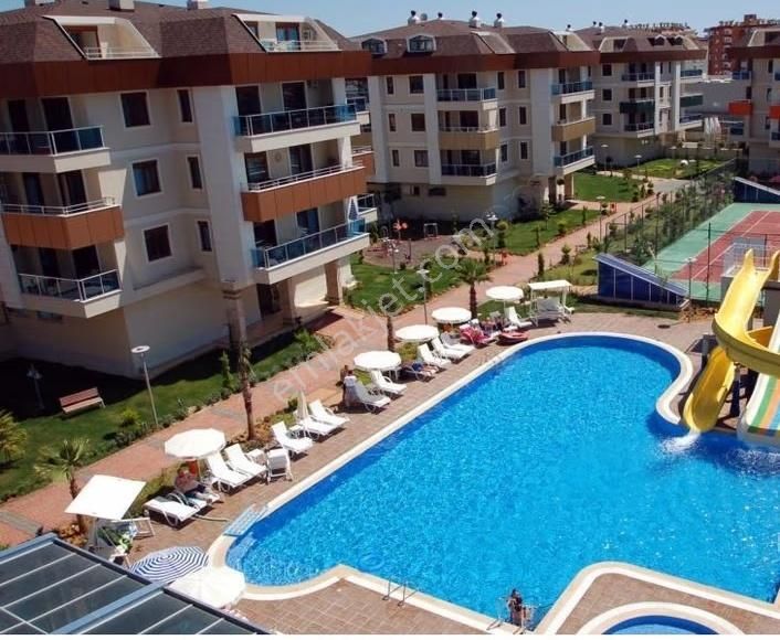 Açık-kapalı Yüzme Havuzlu,güvenlikli Sitede 1+1 Eşyalı Daire