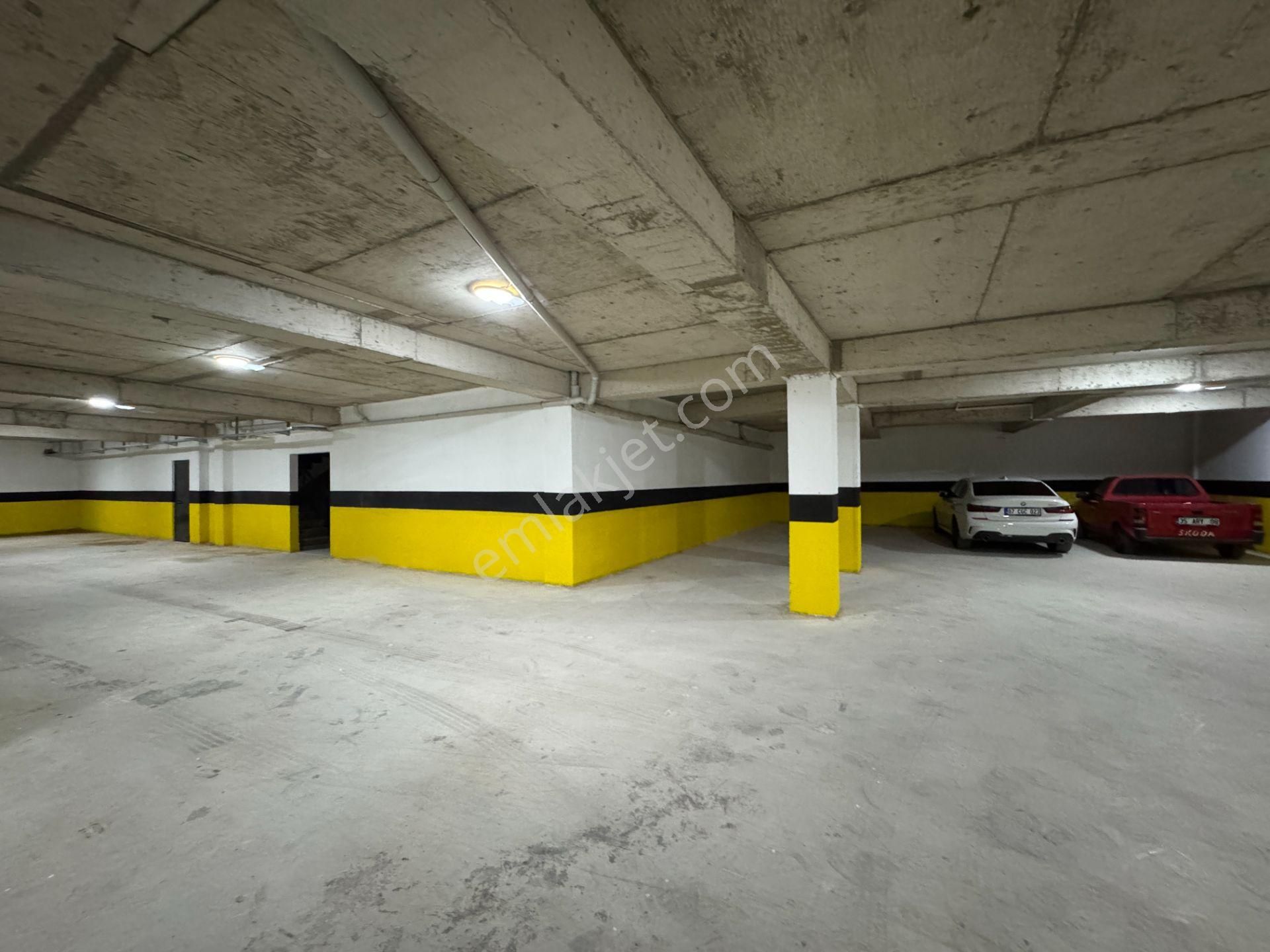 Zerdalilikte Çift Banyolu Kombili Otoparklı Fırsat Geniş 3+1 Daireler - Görsel 28