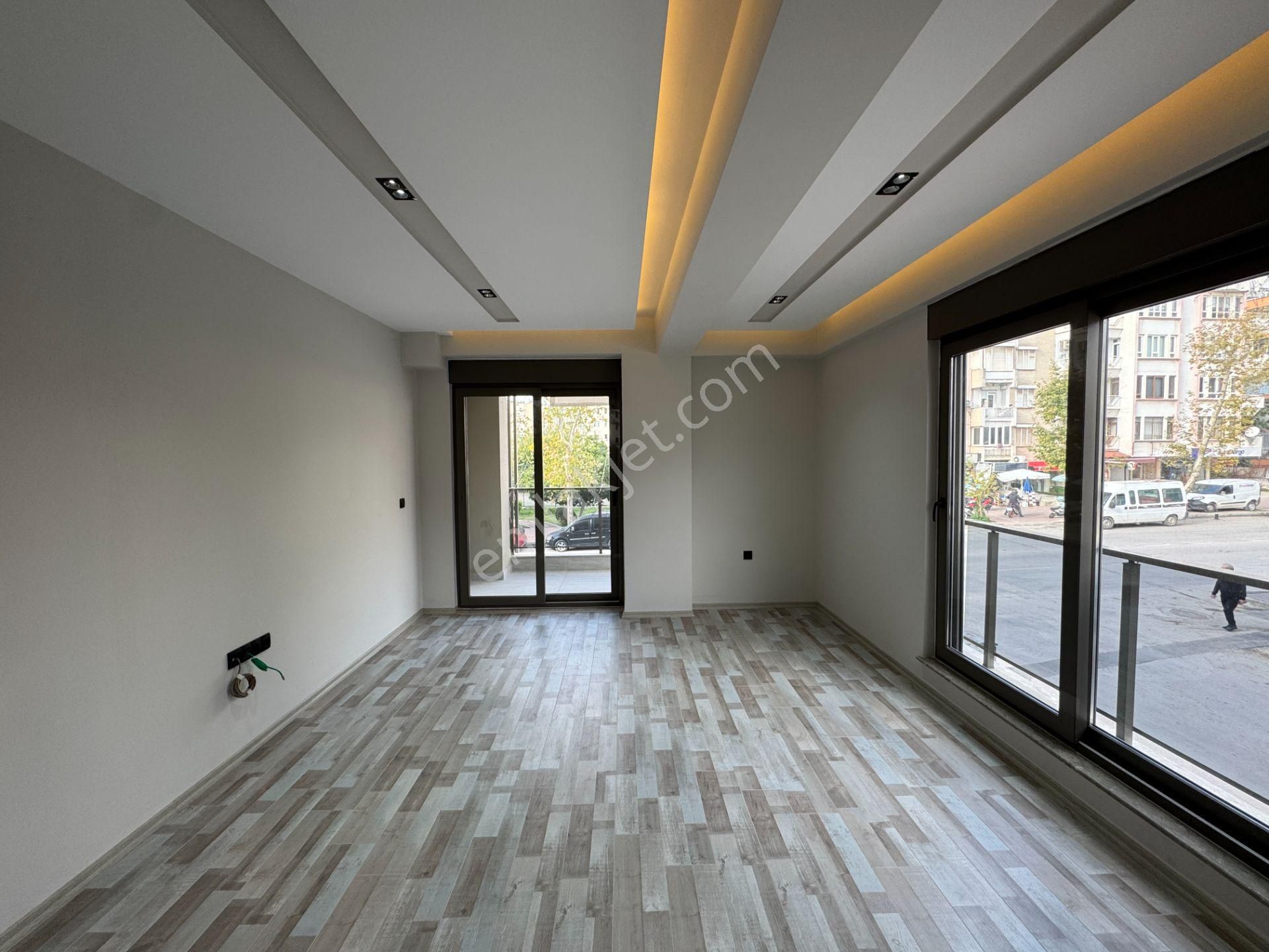 Zerdalilikte Çift Banyolu Kombili Otoparklı Fırsat Geniş 3+1 Daireler - Görsel 6