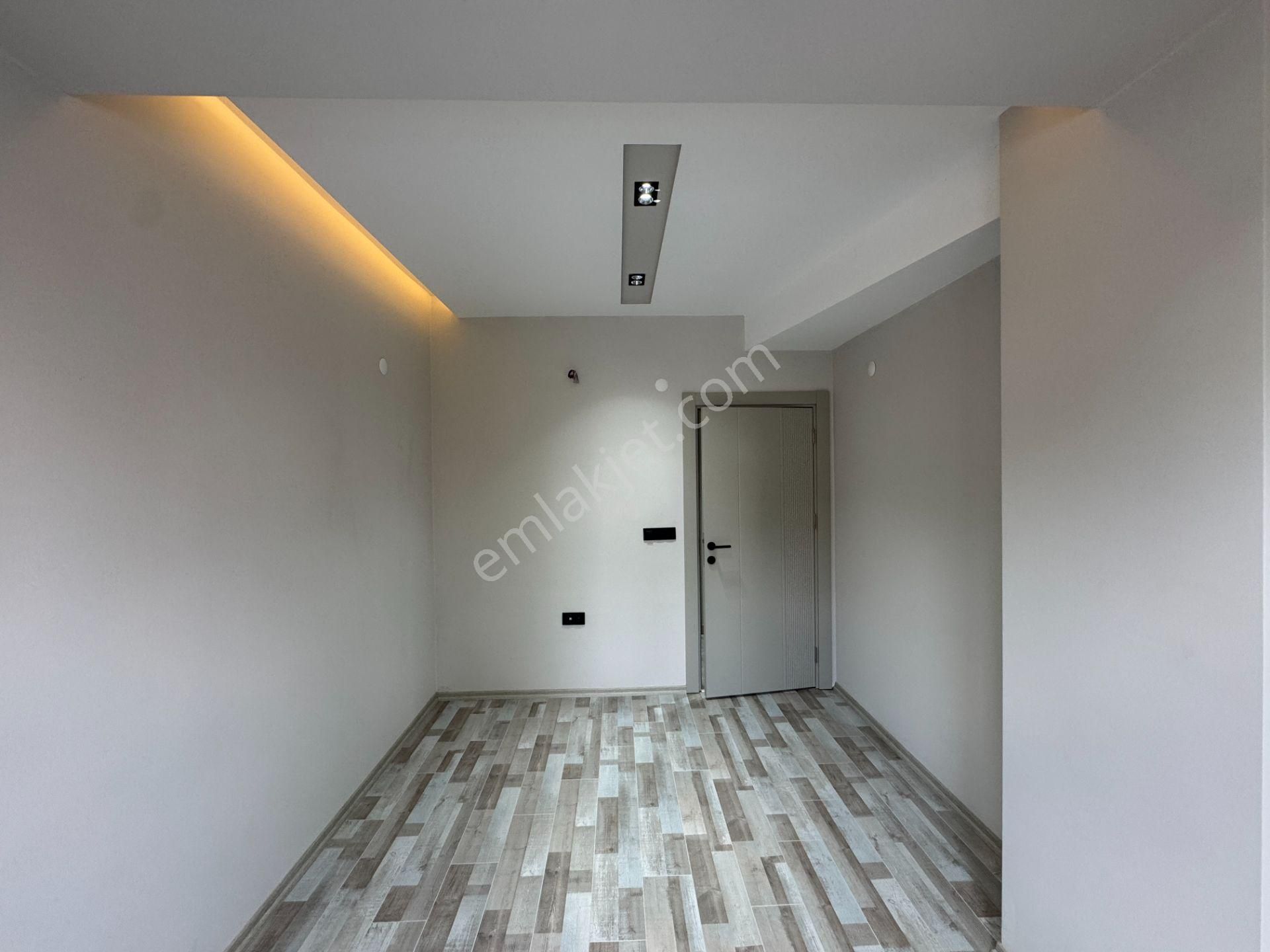 Zerdalilikte Çift Banyolu Kombili Otoparklı Fırsat Geniş 3+1 Daireler - Görsel 14