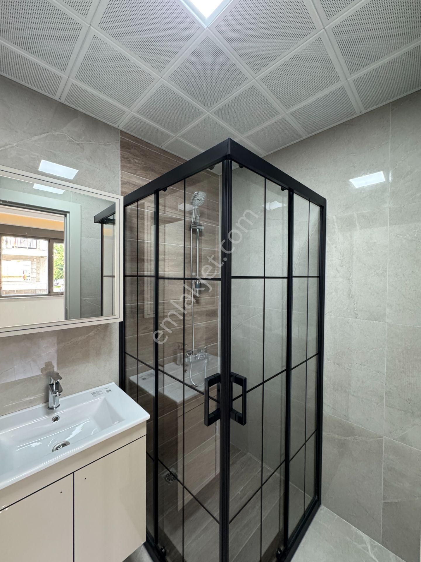 Zerdalilikte Çift Banyolu Kombili Otoparklı Fırsat Geniş 3+1 Daireler - Görsel 10