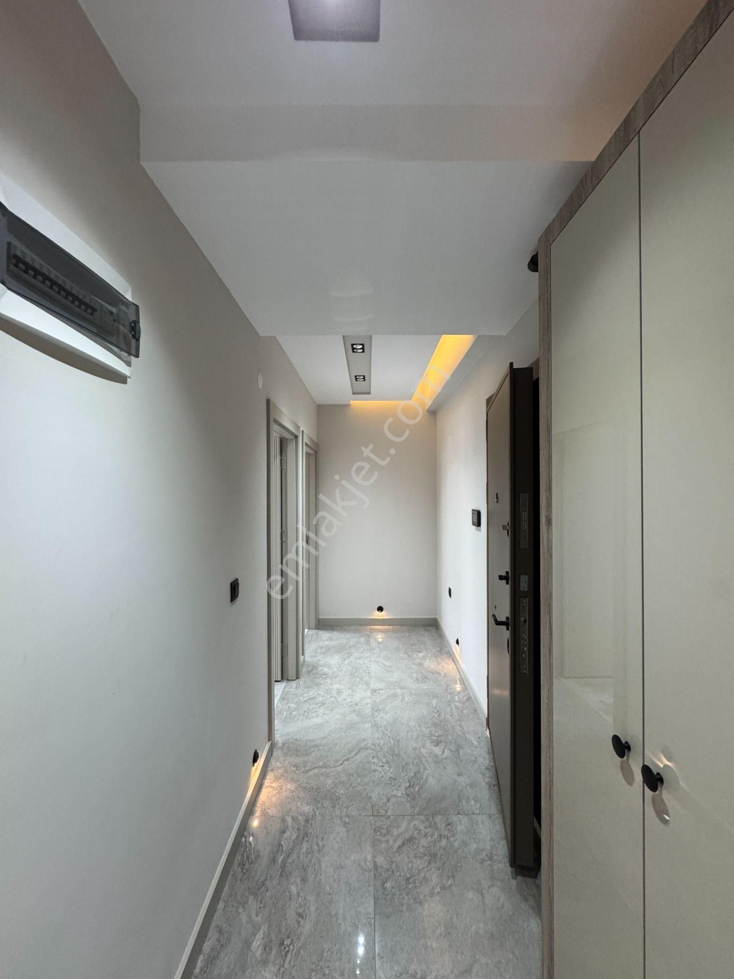 Zerdalilikte Çift Banyolu Kombili Otoparklı Fırsat Geniş 3+1 Daireler - Görsel 16