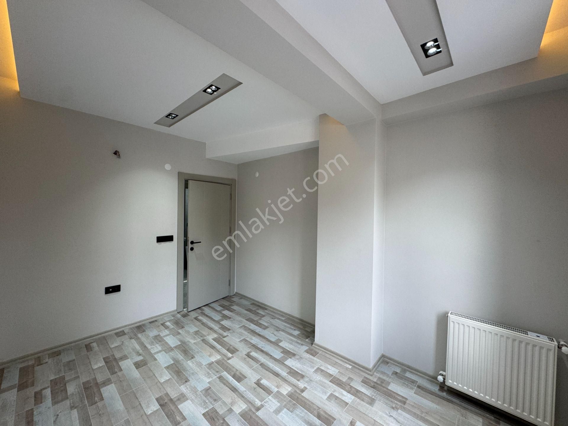 Zerdalilikte Çift Banyolu Kombili Otoparklı Fırsat Geniş 3+1 Daireler - Görsel 15