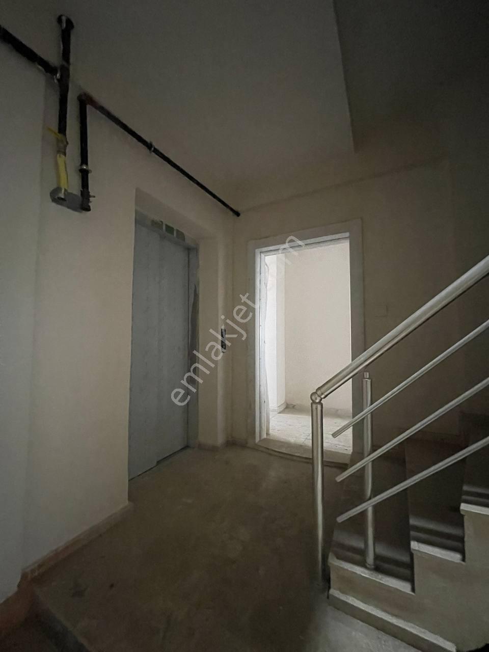 Selvili Tepe Mahallesinde Sıfır Kiralık Zemin Bahçeli 2+1 Daire - Görsel 20