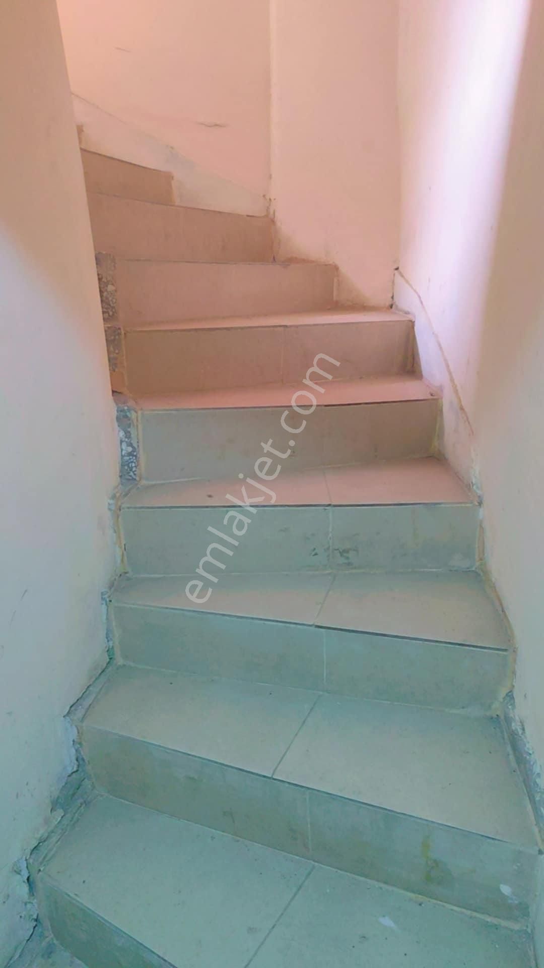 Çınar Maliye Altında Yarı Bodrum Kat 2+1/50 M2 Açık Mutfak Klimalı Eşyalı Apart 1.175.000 Tl !!! - Görsel 13