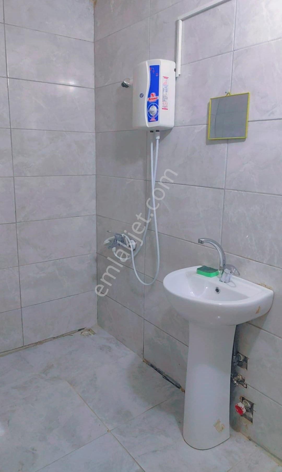 Çınar Maliye Altında Yarı Bodrum Kat 2+1/50 M2 Açık Mutfak Klimalı Eşyalı Apart 1.175.000 Tl !!! - Görsel 9