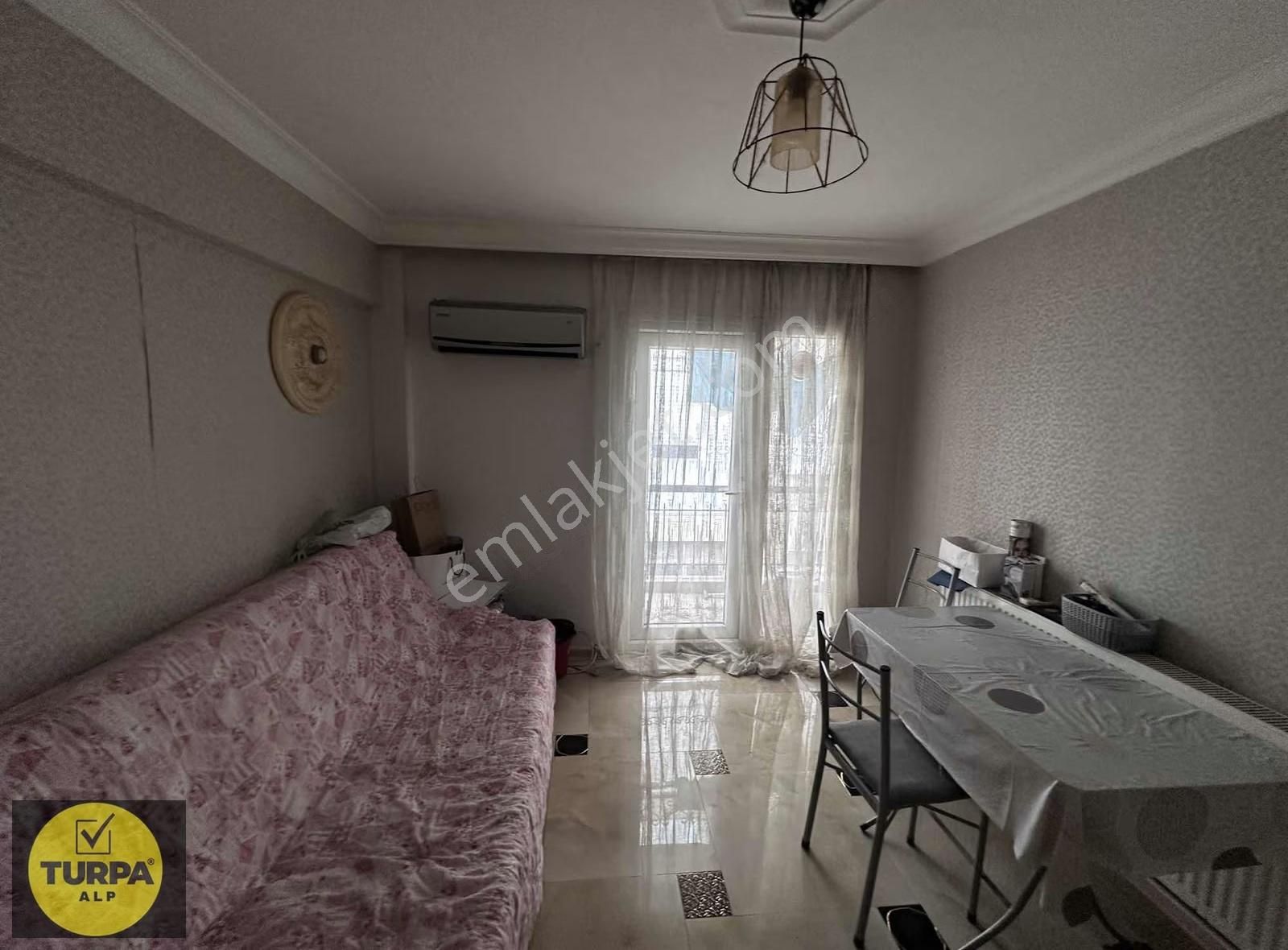 Alsancak 2. Kordonda Satılık Fırsat 1+1 - Görsel 6